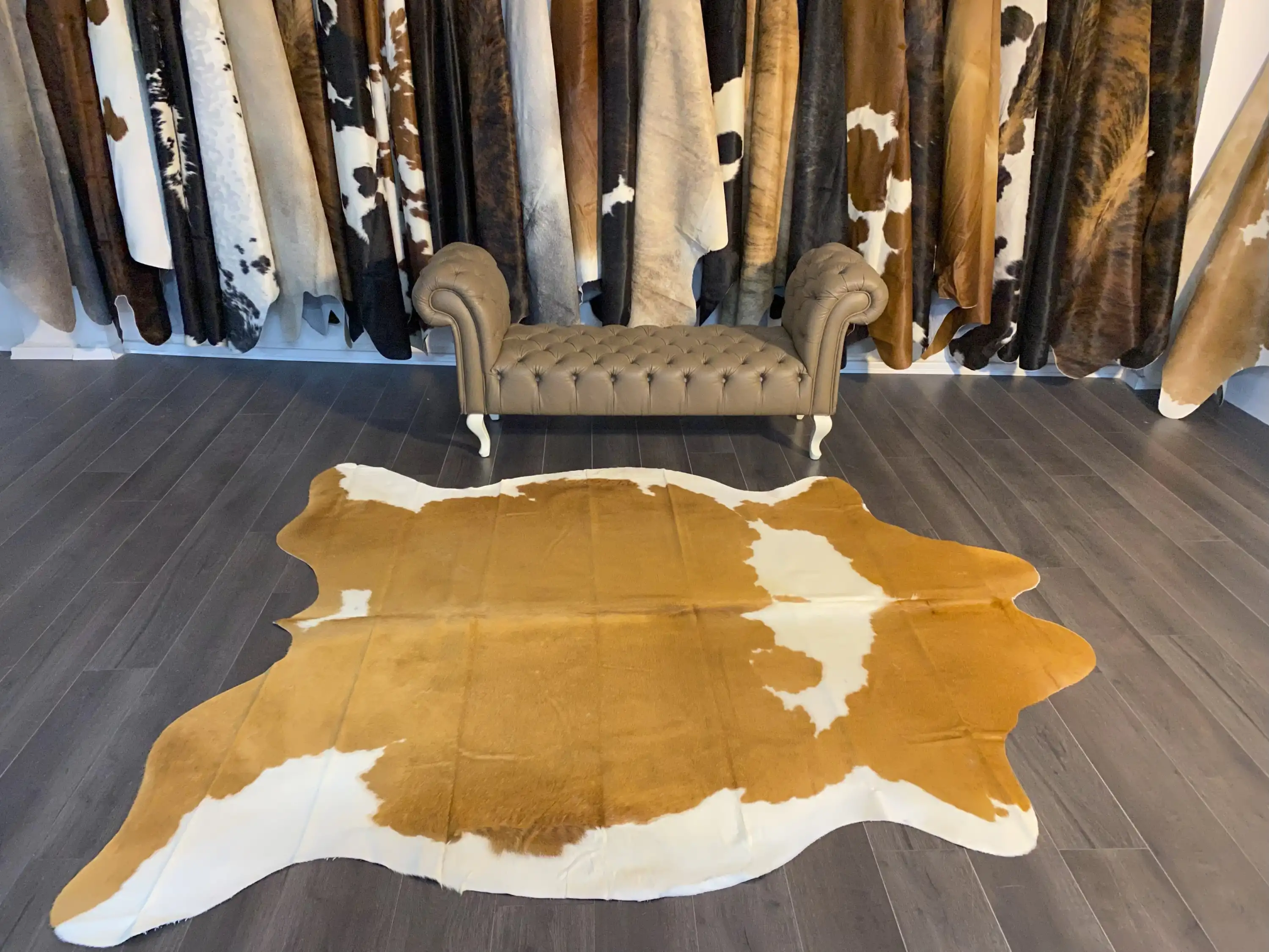 HAKİKİ DERİ DANA POSTU KAHVE - BEYAZ 210 x 250 - 0801000029