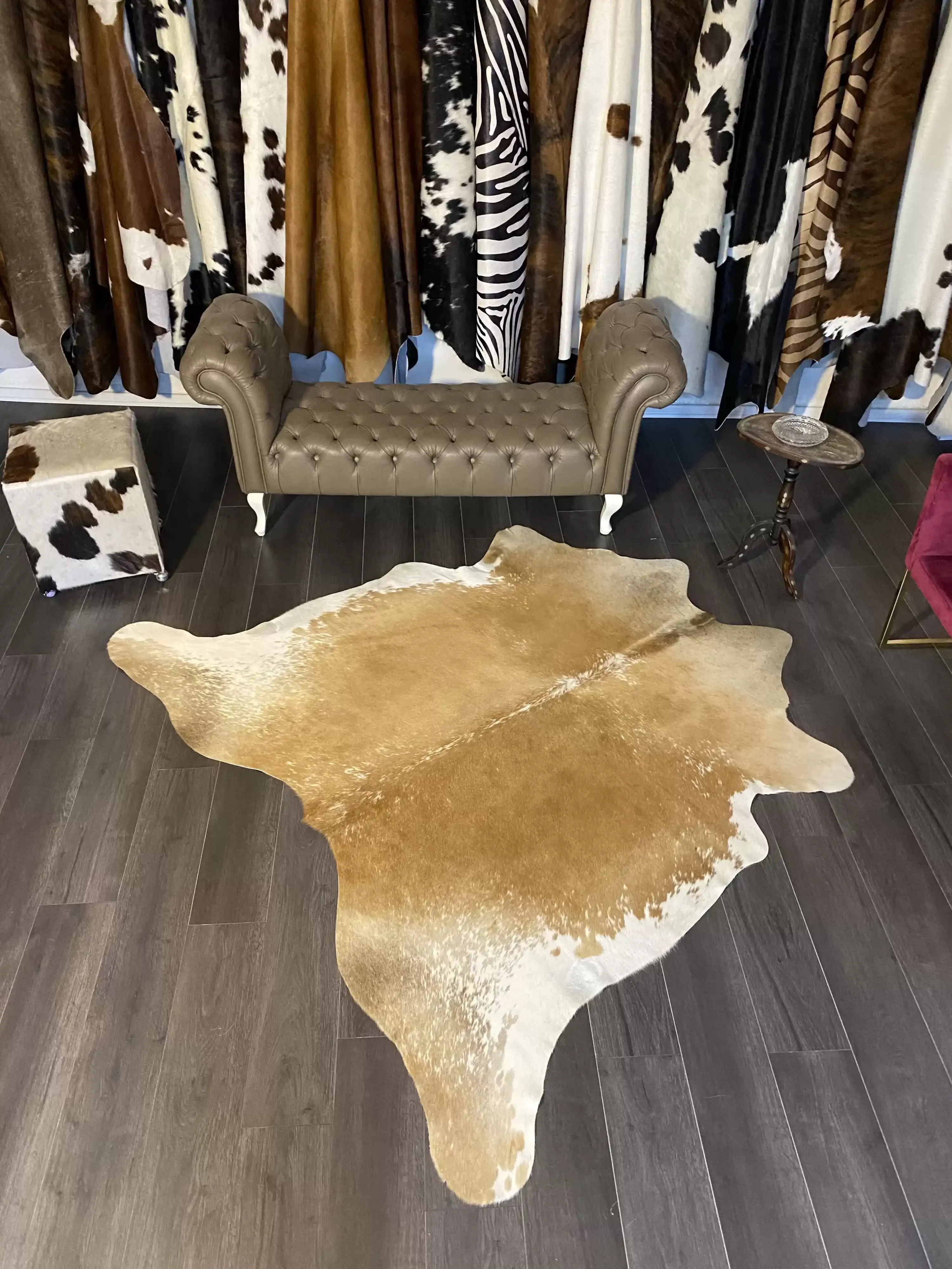 HAKİKİ DERİ DANA POSTU KAHVE - BEYAZ 215 x 205 - 0801000064