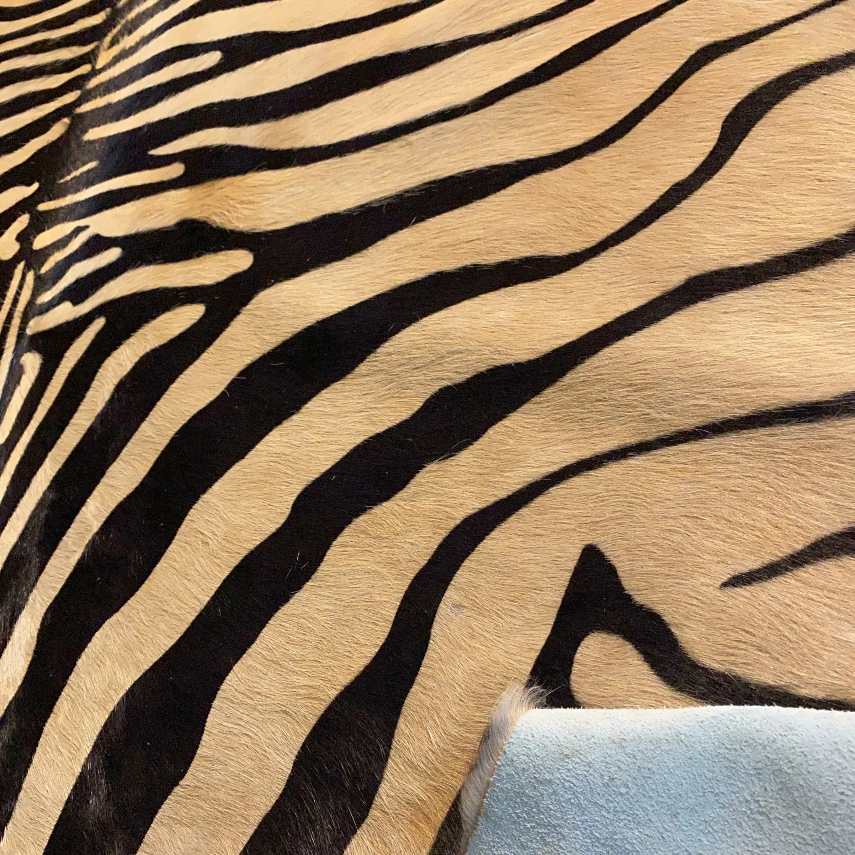 HAKİKİ DERİ DANA POSTU KAHVE ZEBRA 190 x 205 - 1101000023