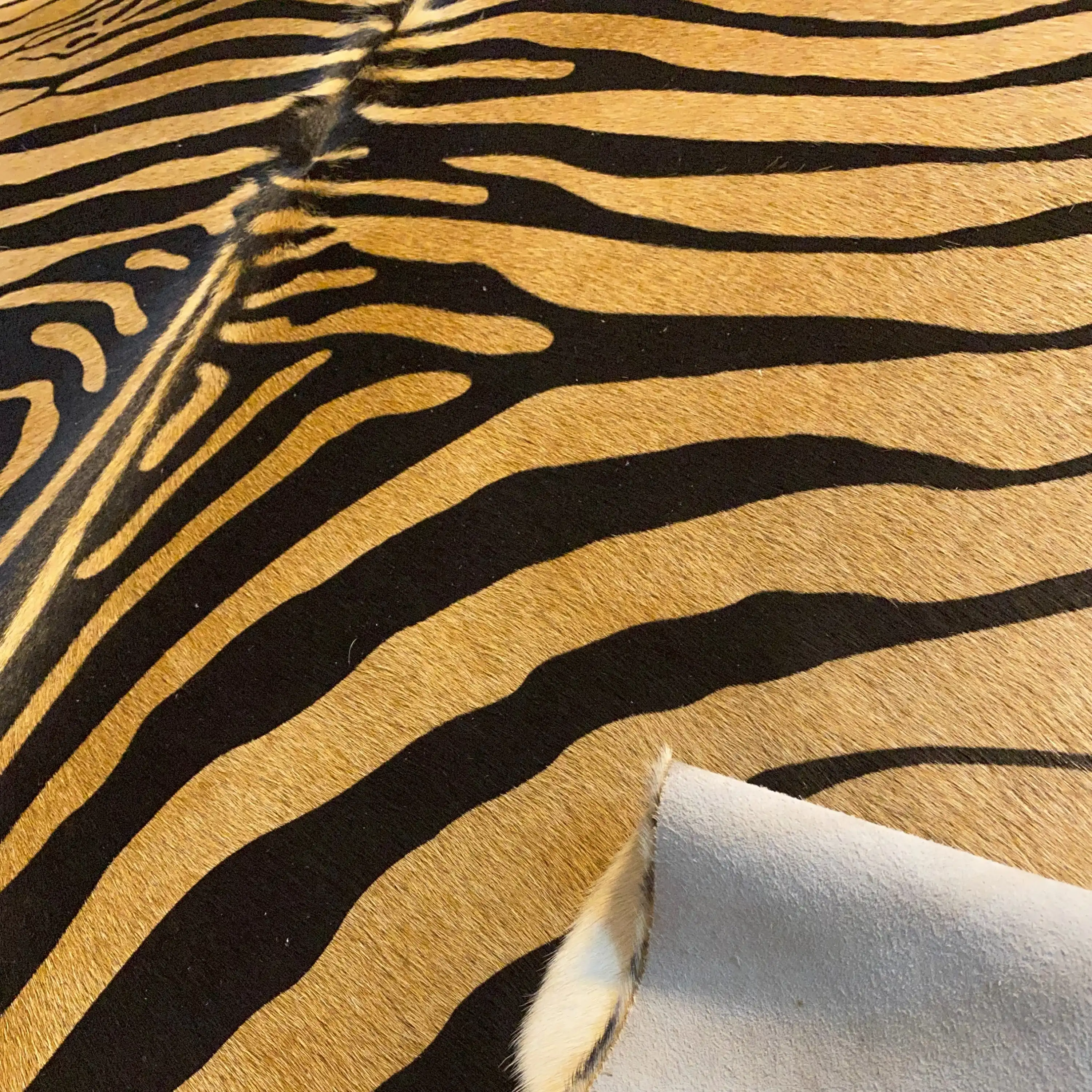 HAKİKİ DERİ DANA POSTU KAHVE ZEBRA 190 x 210 - 1101000019