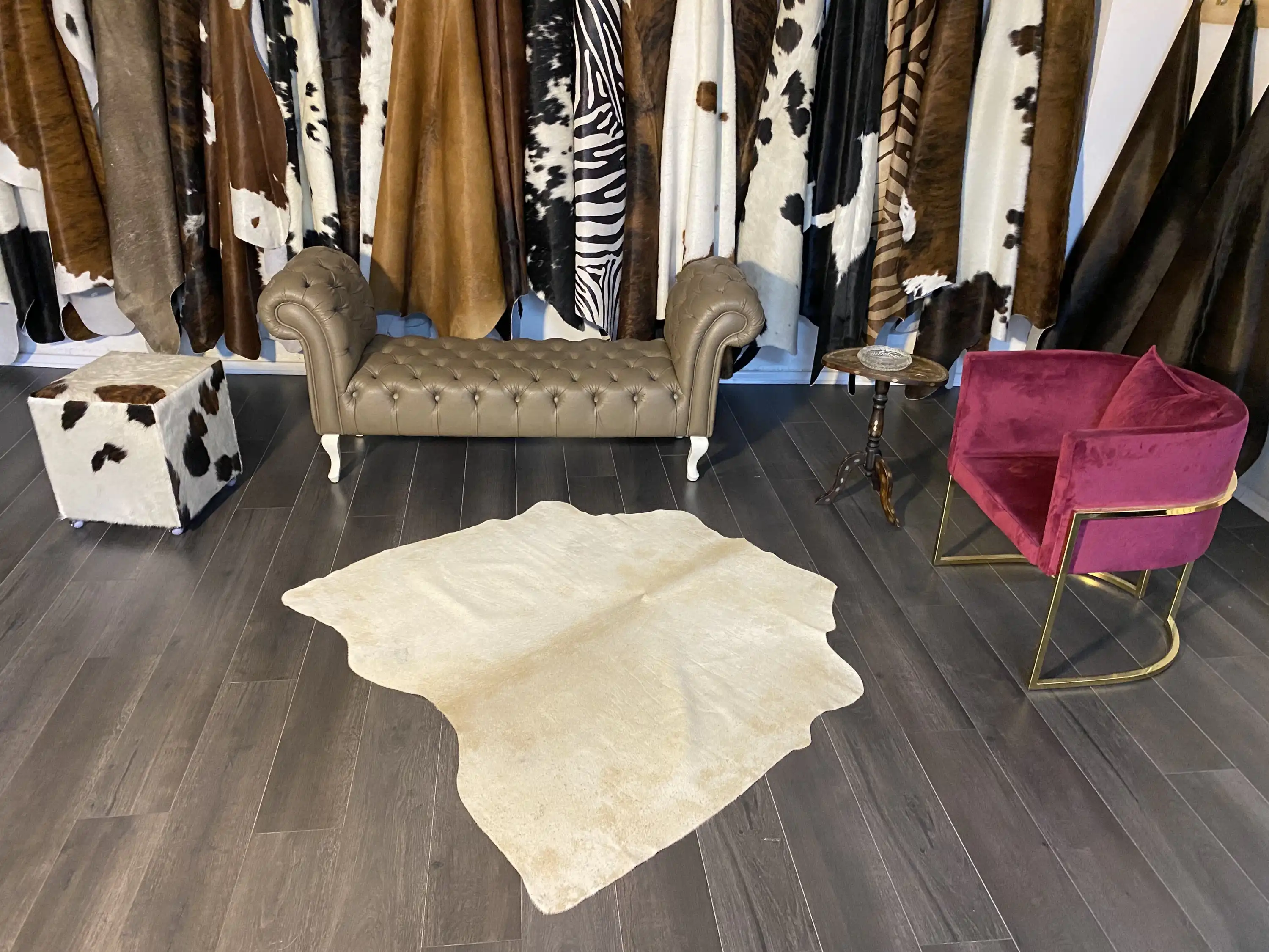 HAKİKİ DERİ DANA POSTU KÜÇÜK BOYUTLU 140 x 145 - 1501000006