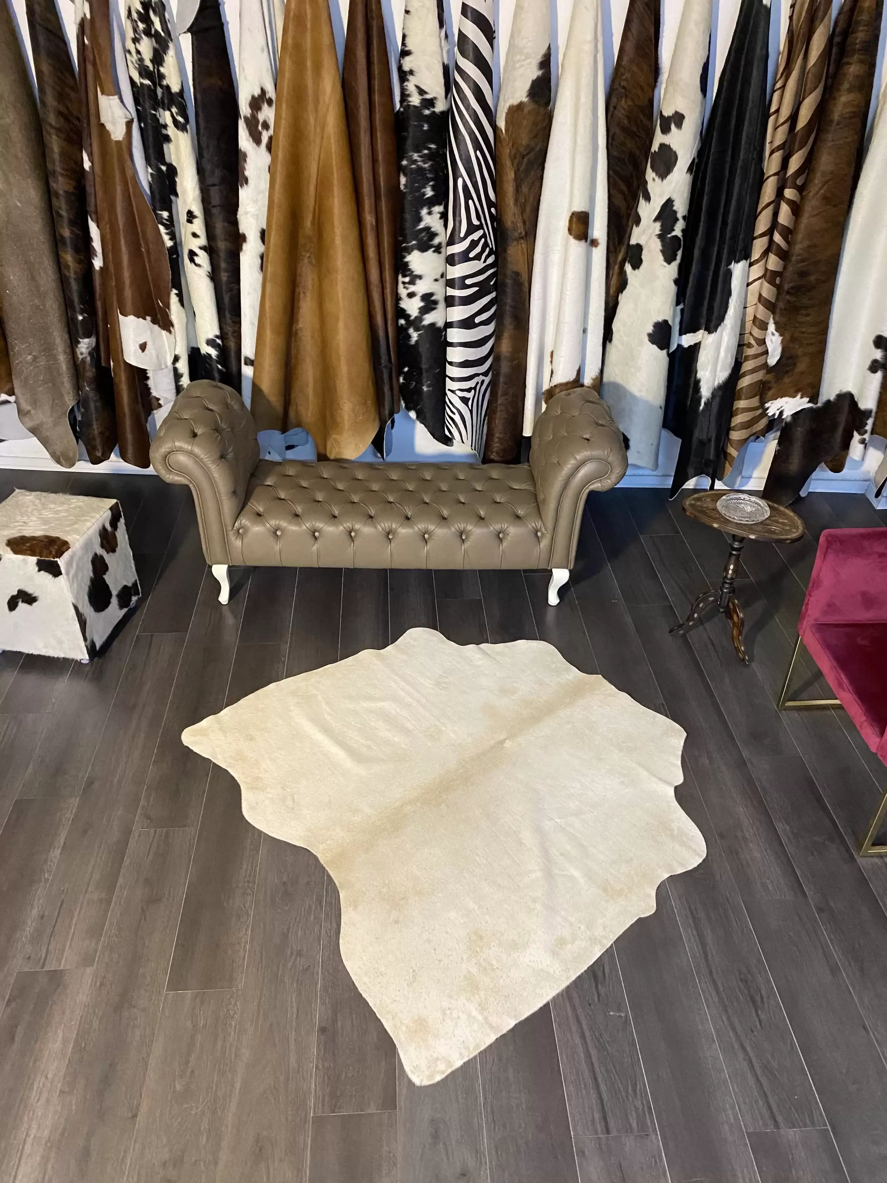 HAKİKİ DERİ DANA POSTU KÜÇÜK BOYUTLU 140 x 145 - 1501000006