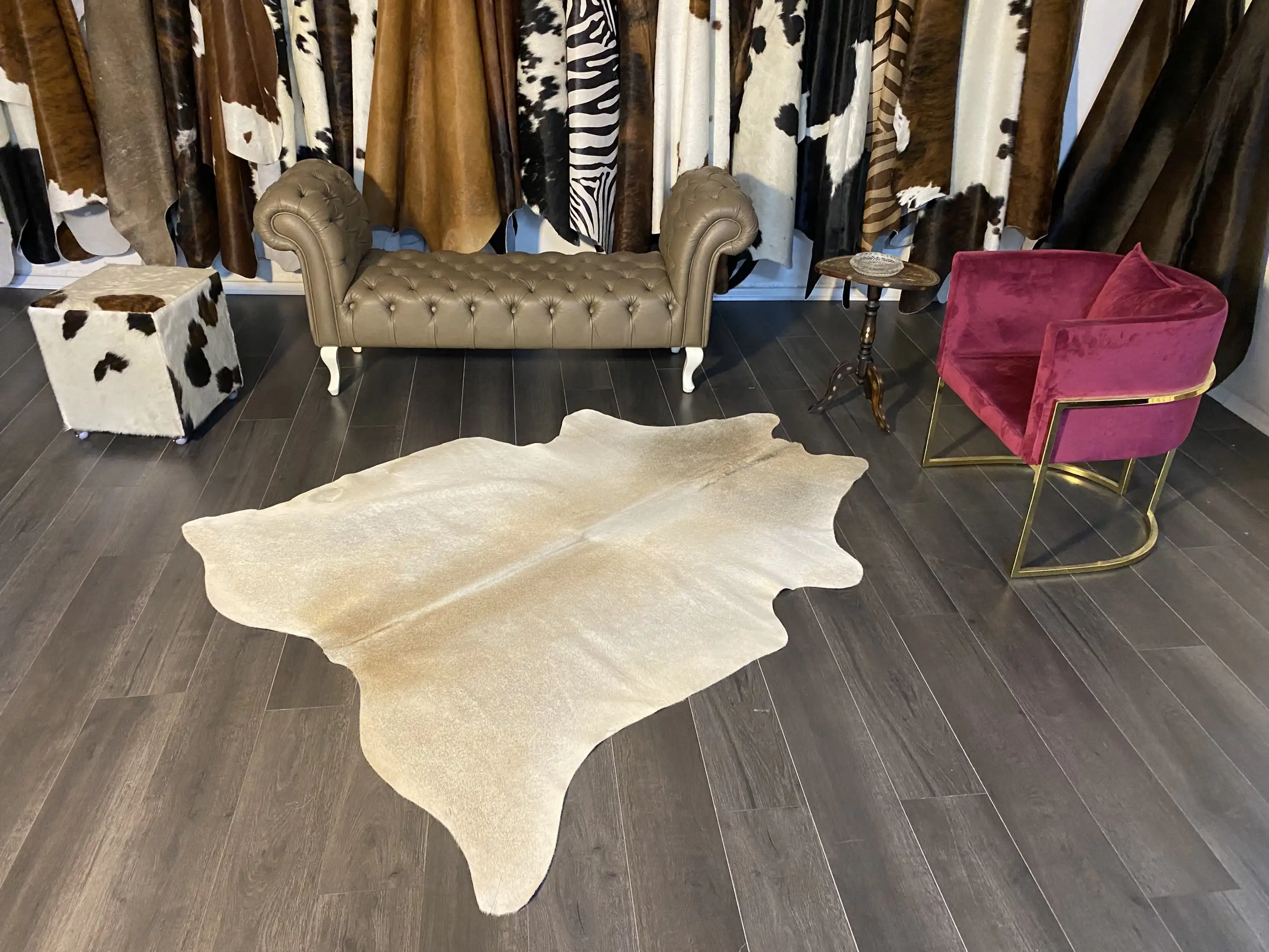 HAKİKİ DERİ DANA POSTU KÜÇÜK BOYUTLU 165 x 200 - 1501000004