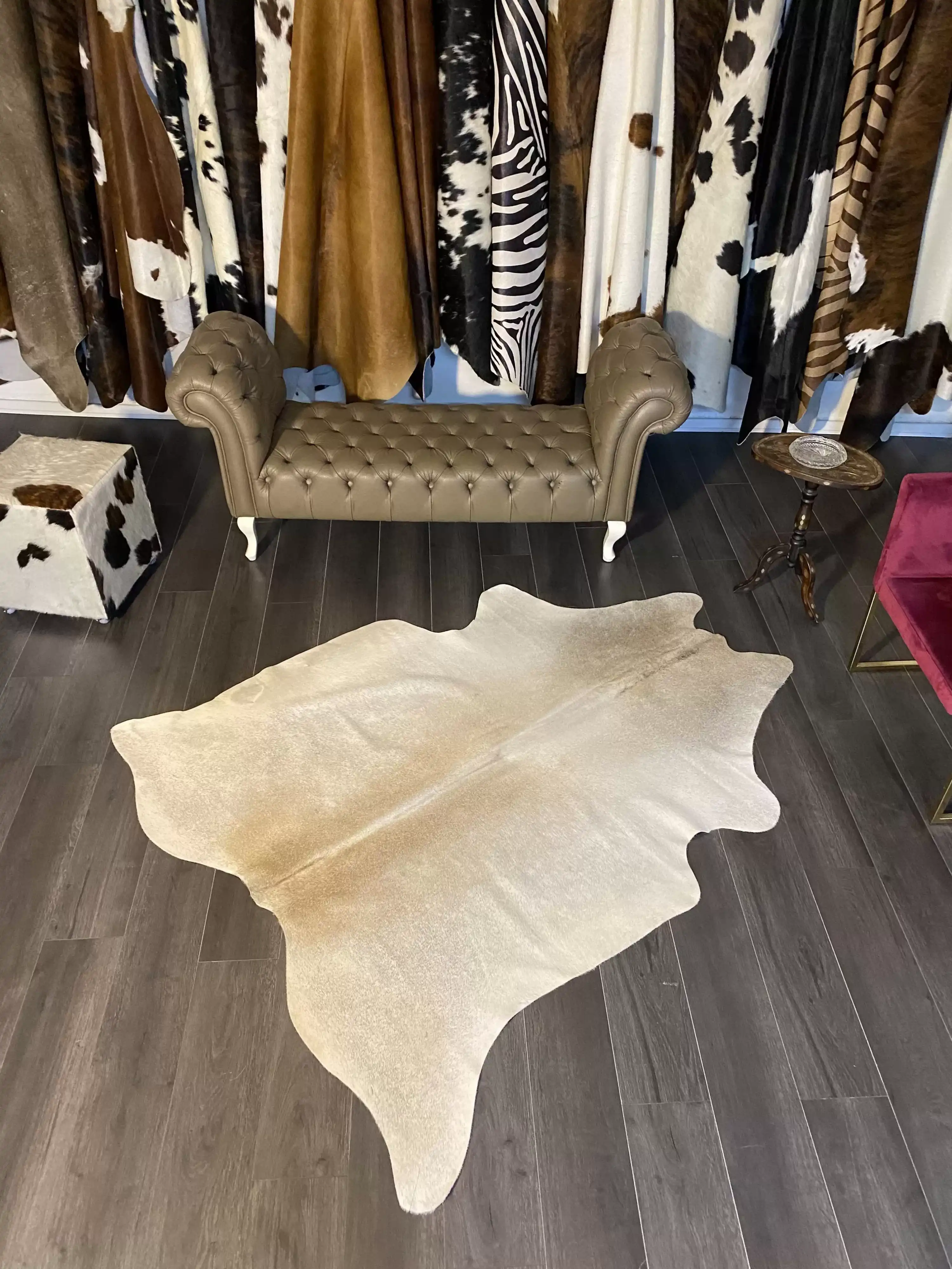 HAKİKİ DERİ DANA POSTU KÜÇÜK BOYUTLU 165 x 200 - 1501000004