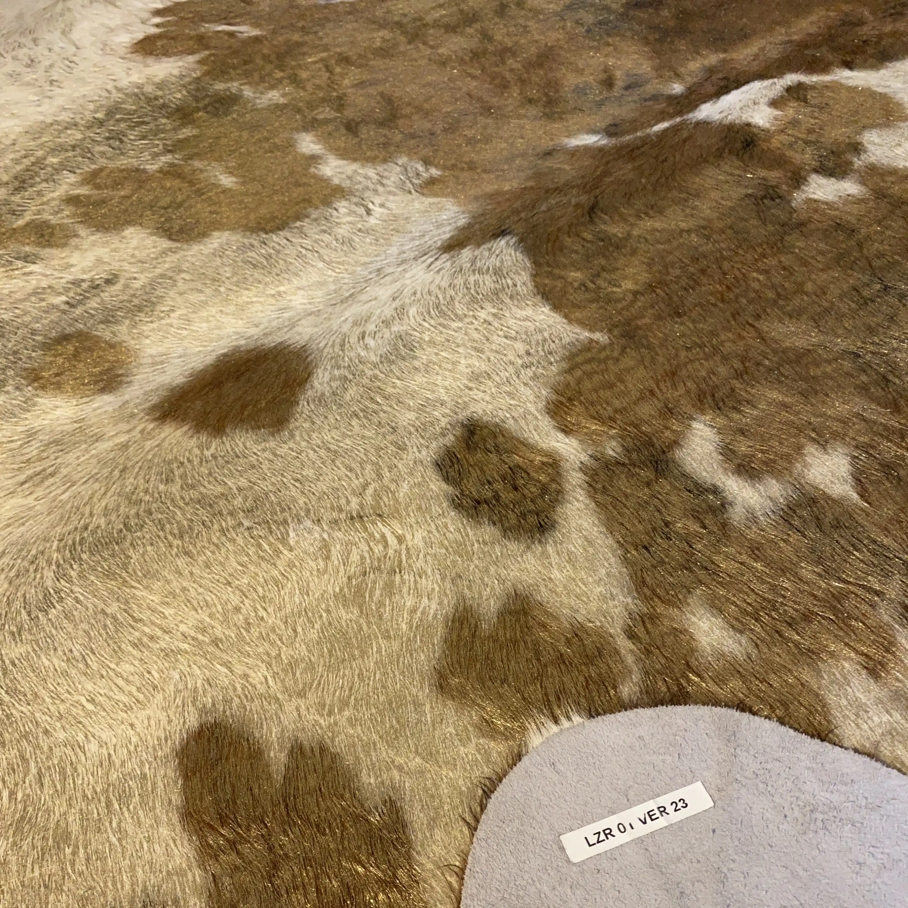 HAKİKİ DERİ DANA POSTU LAZERLİ-VARAKLI 185 x 225 - 1401000016