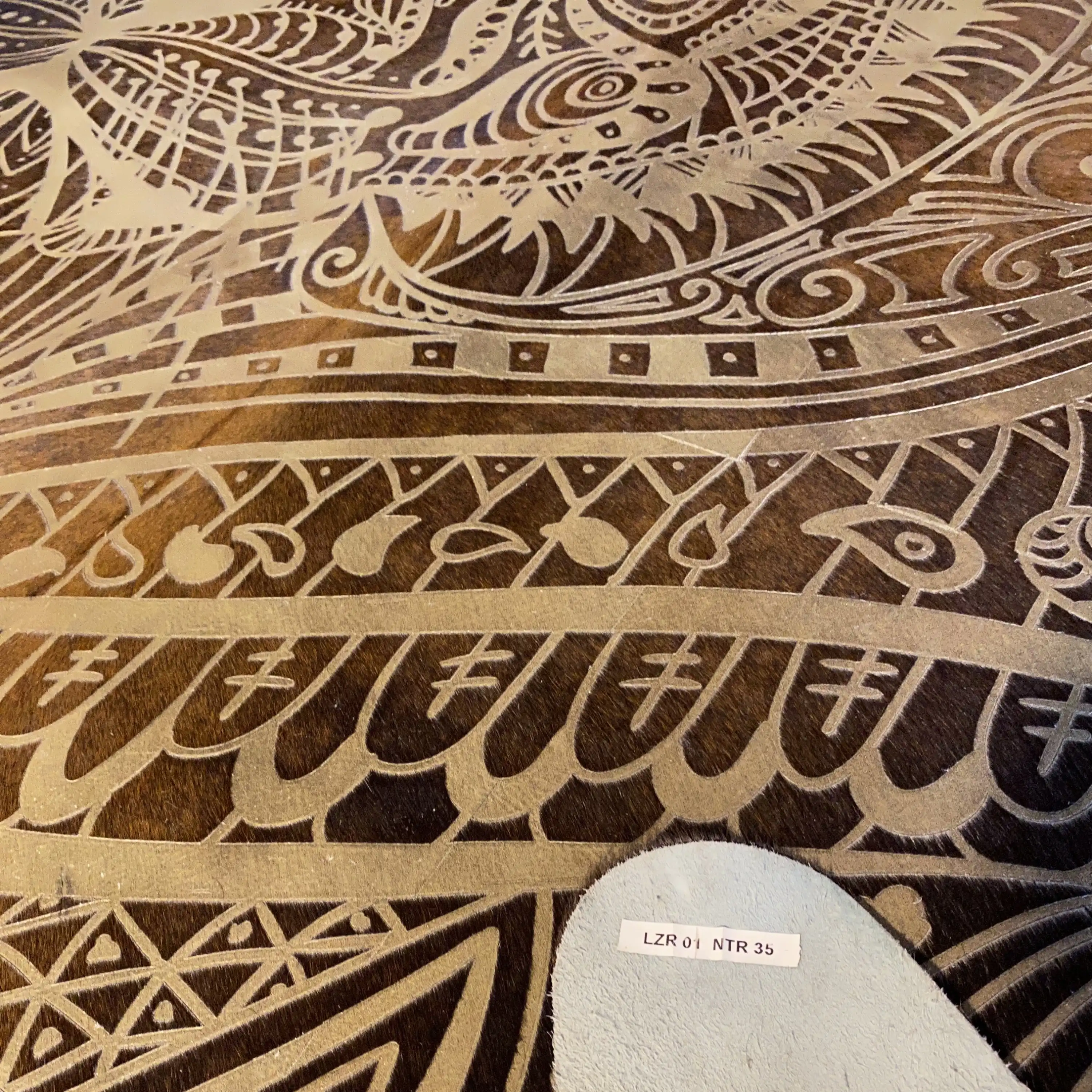 HAKİKİ DERİ DANA POSTU LAZERLİ-VARAKLI 190 x 210 - 1401000001