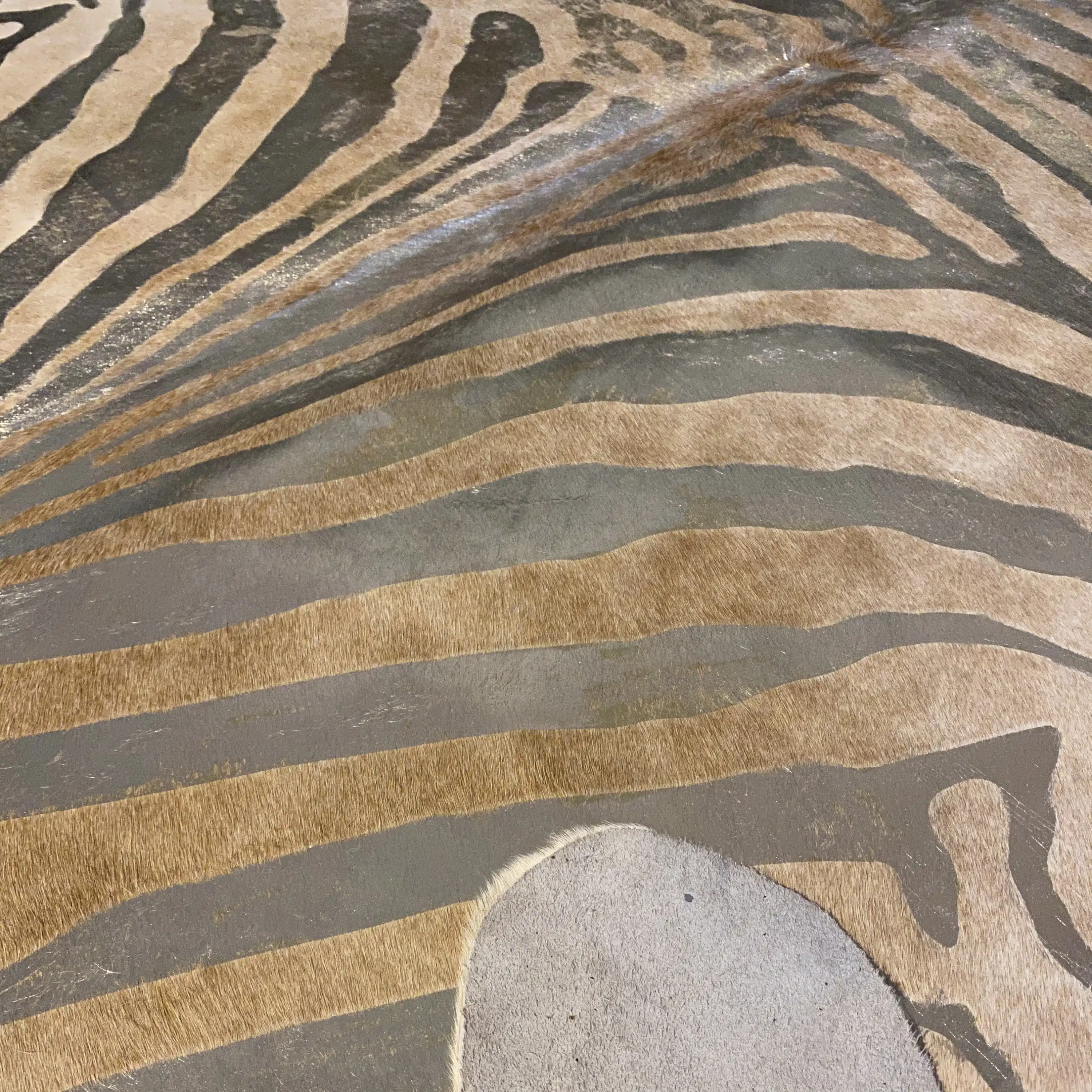 HAKİKİ DERİ DANA POSTU LAZERLİ-VARAKLI 205 x 220 - 1401000017