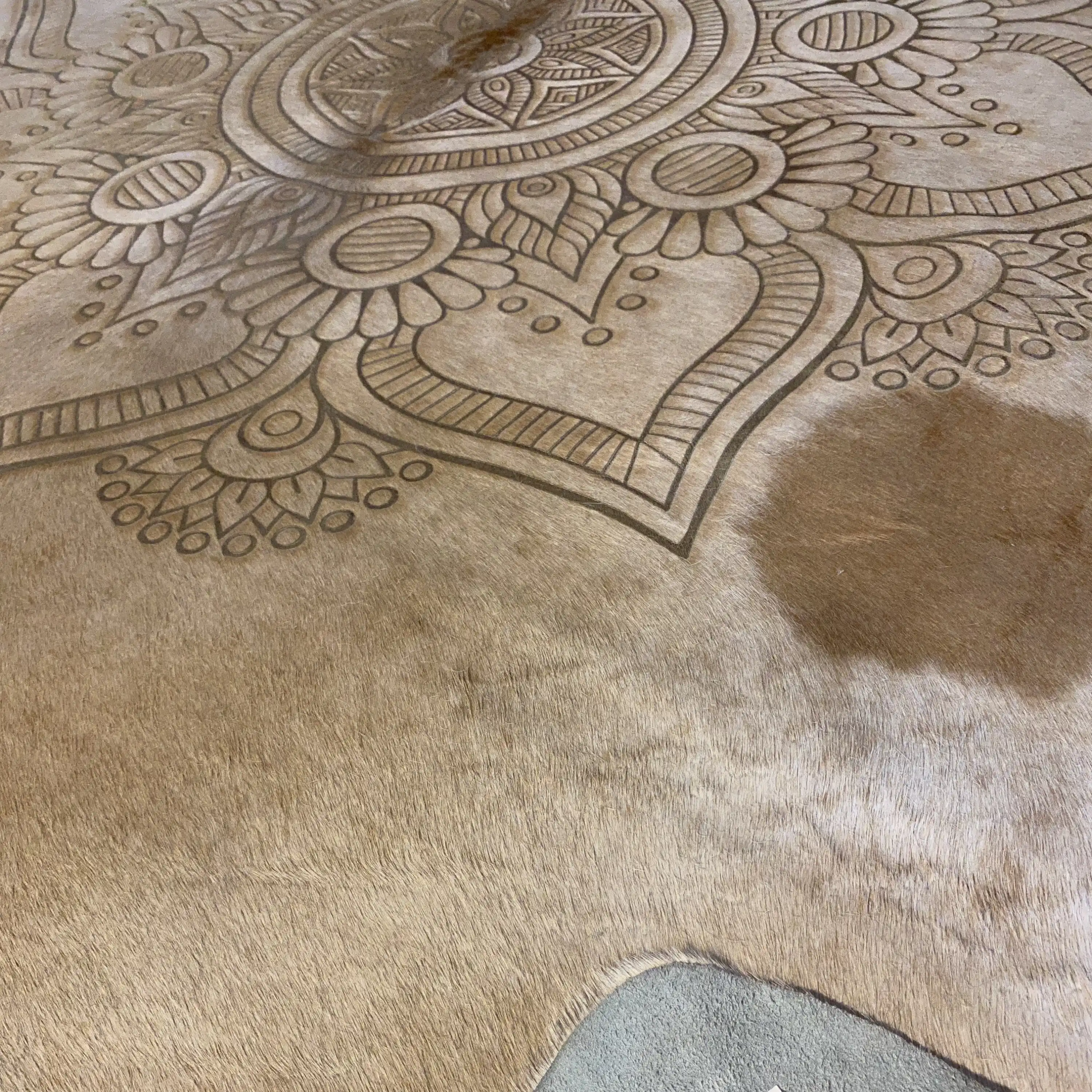 HAKİKİ DERİ DANA POSTU LAZERLİ-VARAKLI 210 x 225 - 1401000026