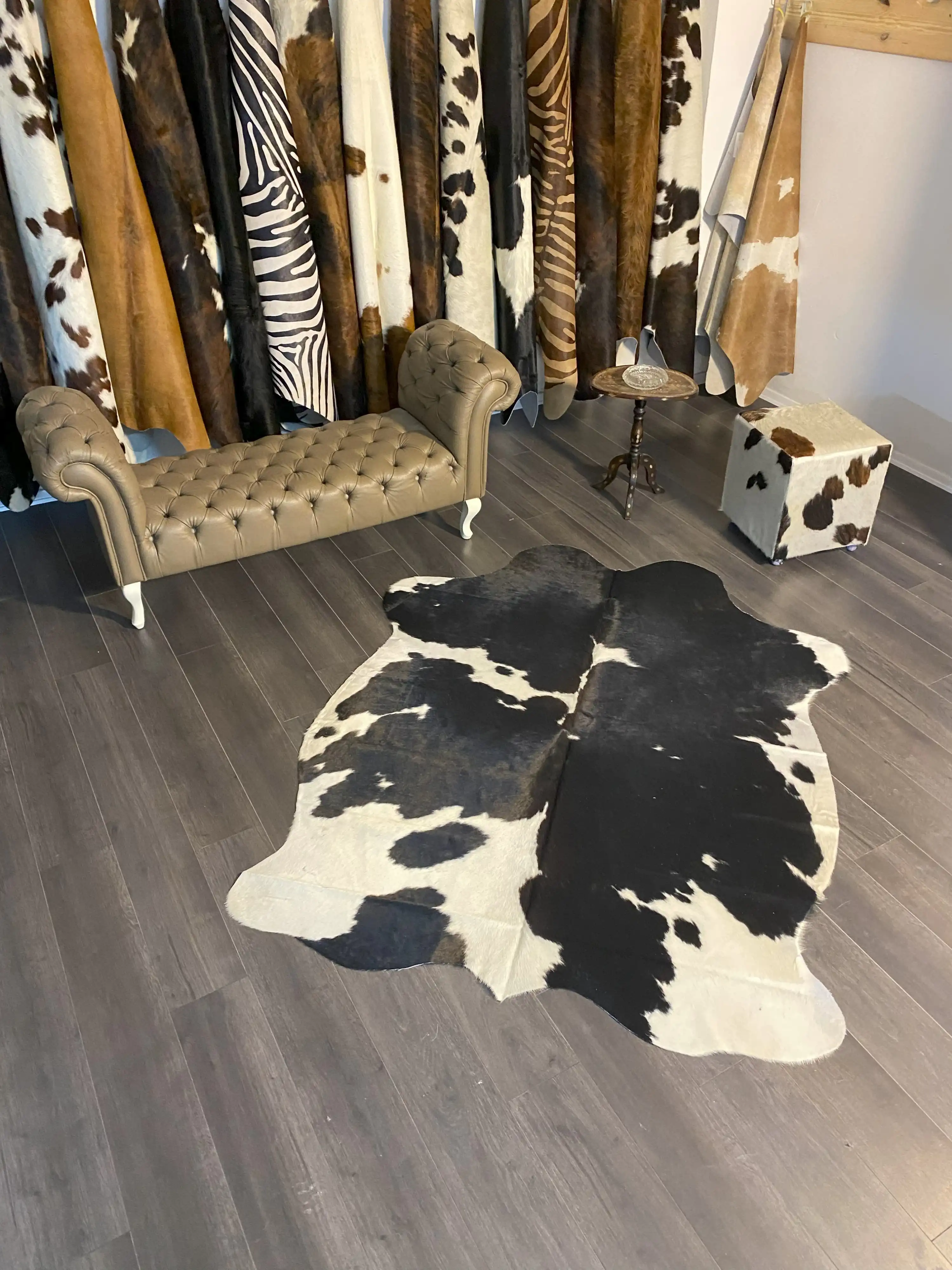 HAKİKİ DERİ DANA POSTU SİYAH - BEYAZ 150 x 200 - 0701000120