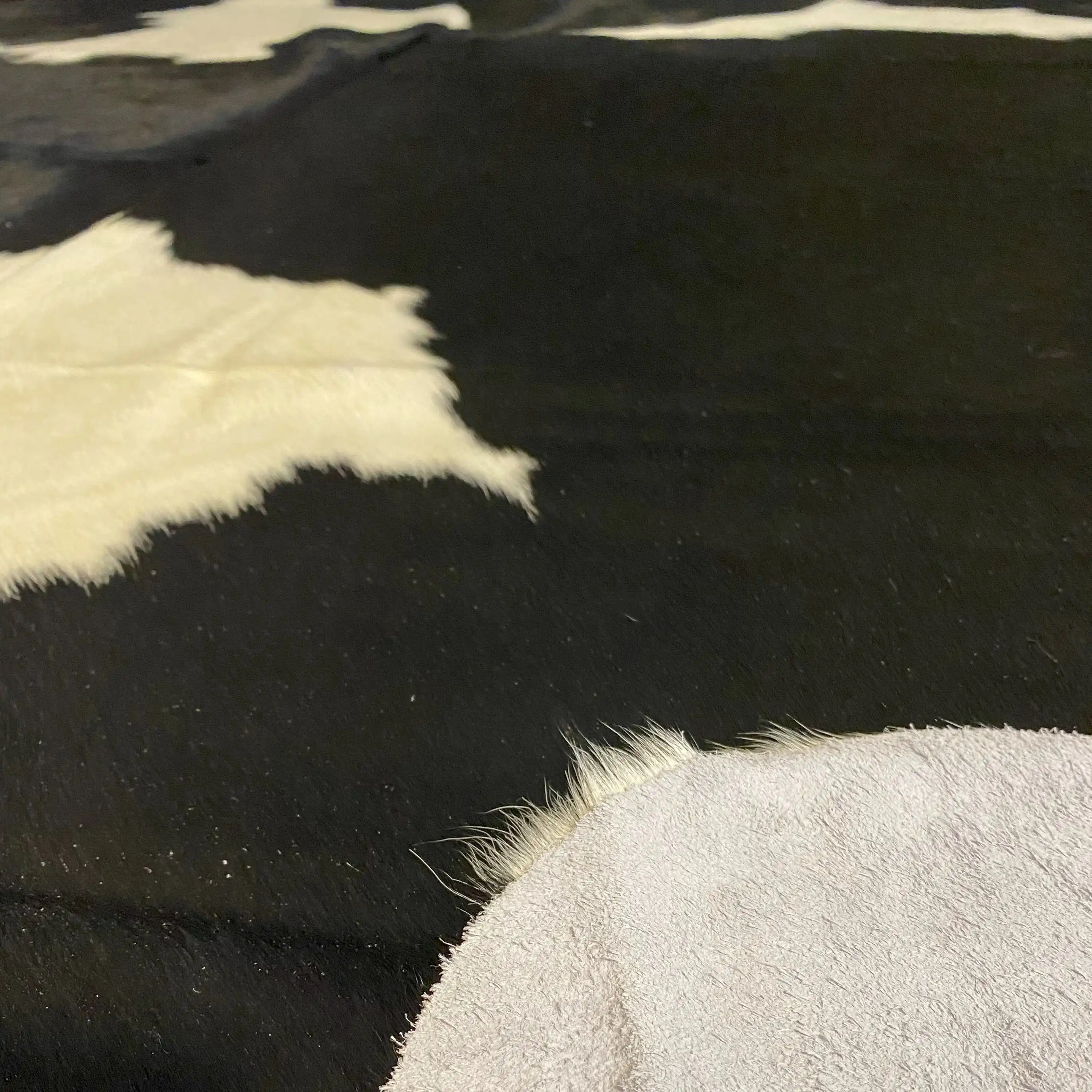 HAKİKİ DERİ DANA POSTU SİYAH - BEYAZ 175 x 240 - 0701000088