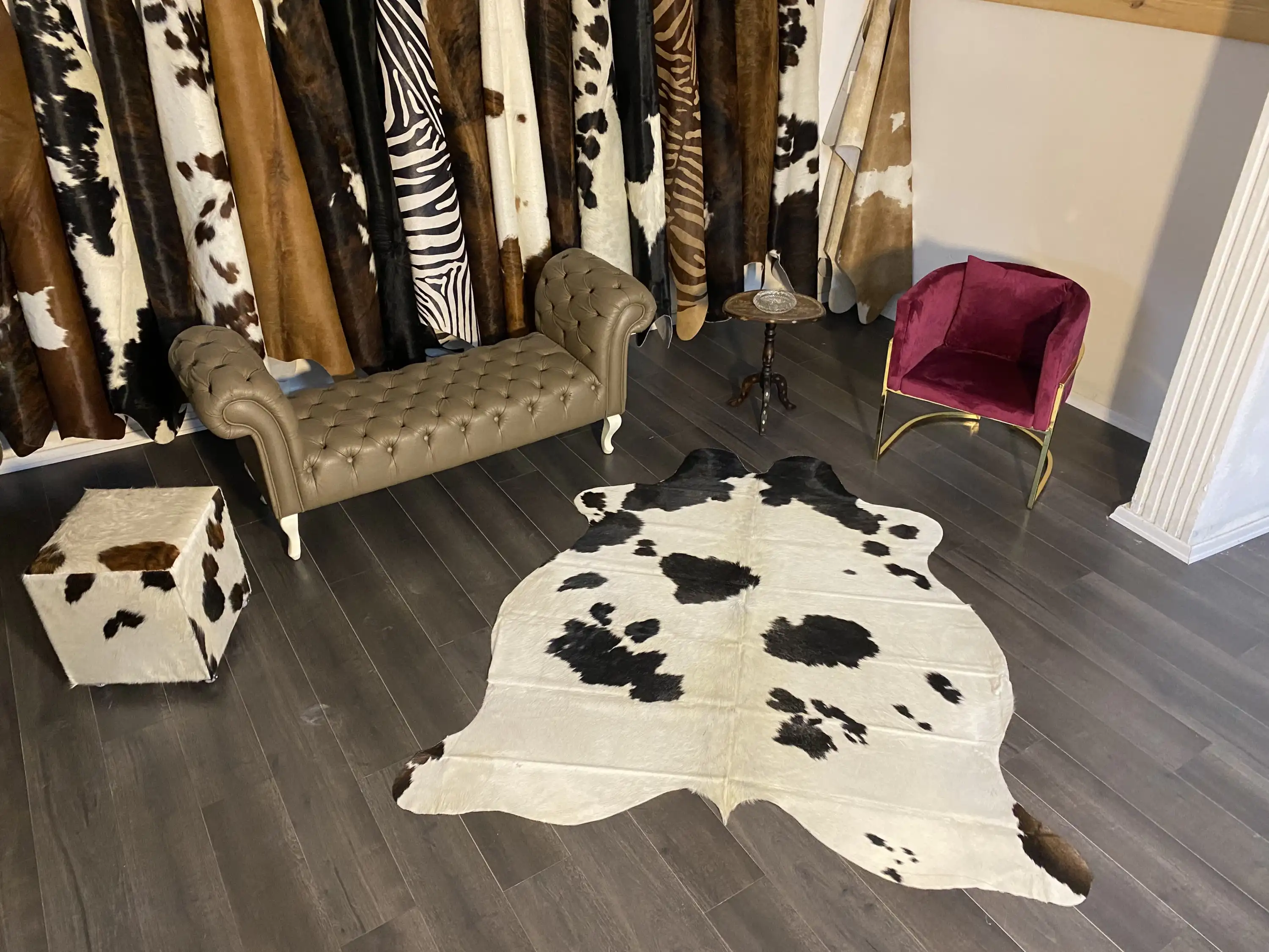 HAKİKİ DERİ DANA POSTU SİYAH - BEYAZ 180 x 205 - 0701000087