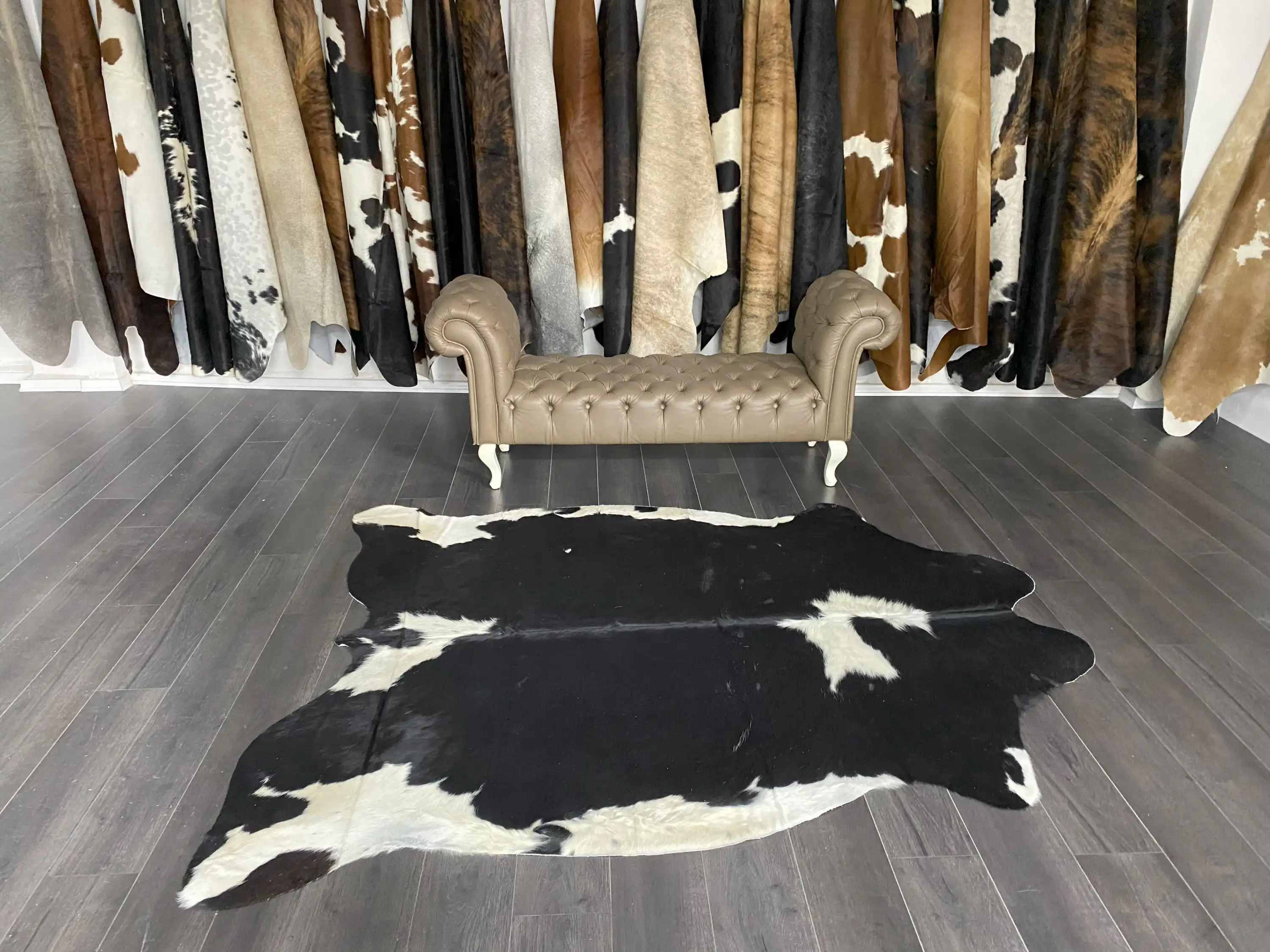 HAKİKİ DERİ DANA POSTU SİYAH - BEYAZ 180 x 230 - 0701000003