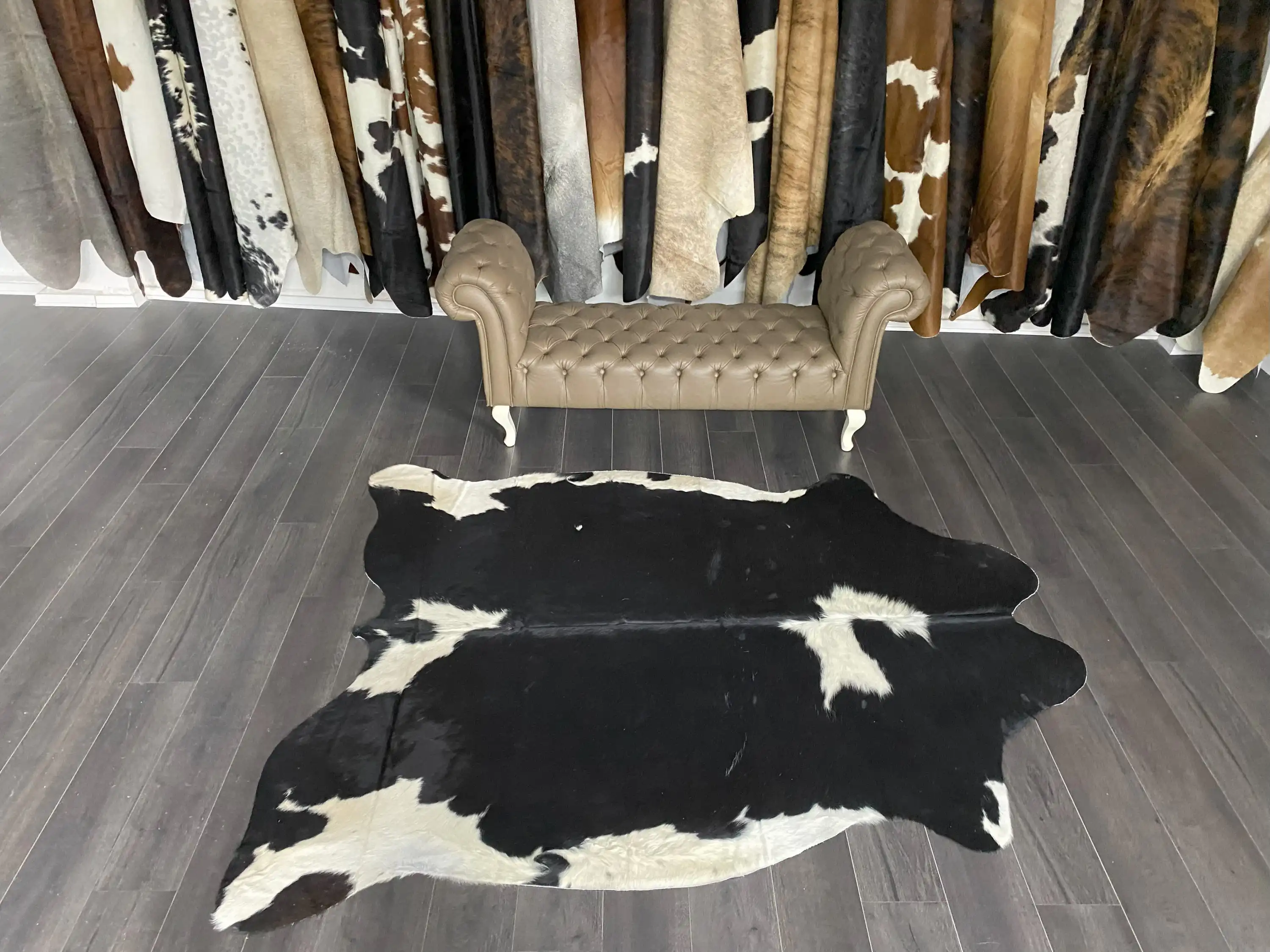 HAKİKİ DERİ DANA POSTU SİYAH - BEYAZ 180 x 230 - 0701000003