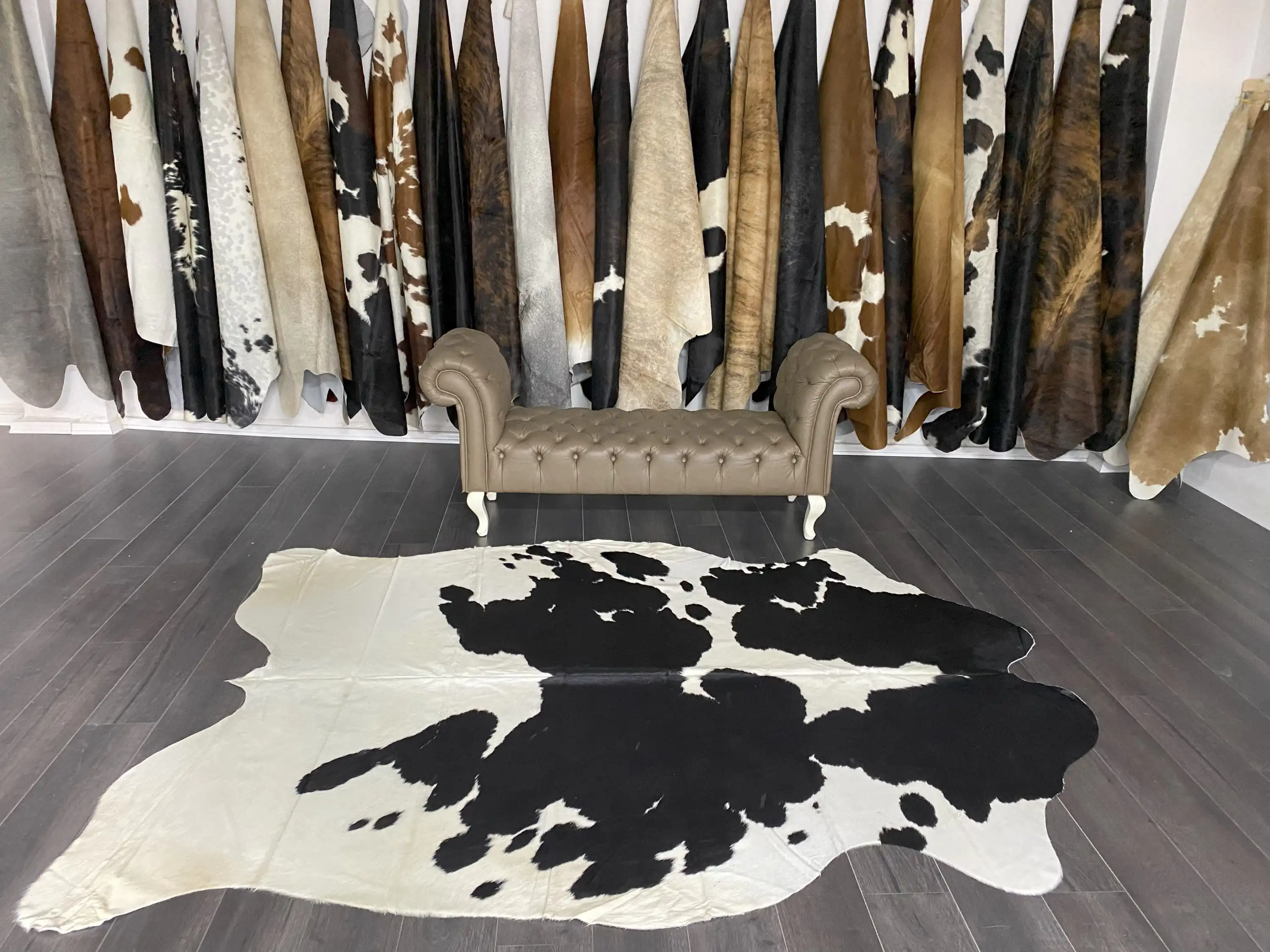 HAKİKİ DERİ DANA POSTU SİYAH - BEYAZ 185 x 265 - 0701000007