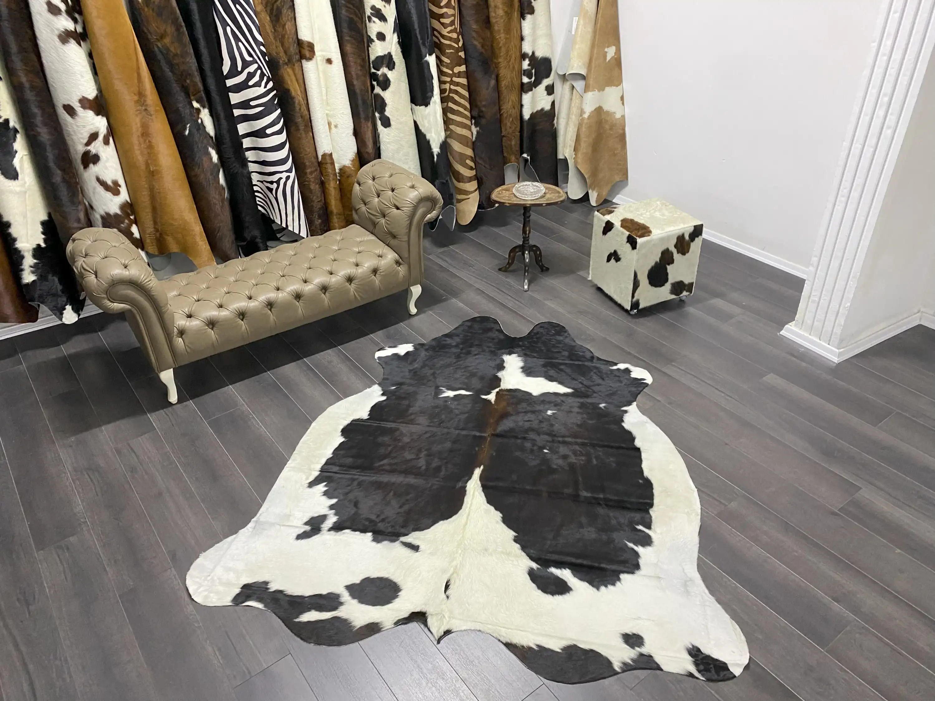 HAKİKİ DERİ DANA POSTU SİYAH - BEYAZ 190 x 210 - 0701000135