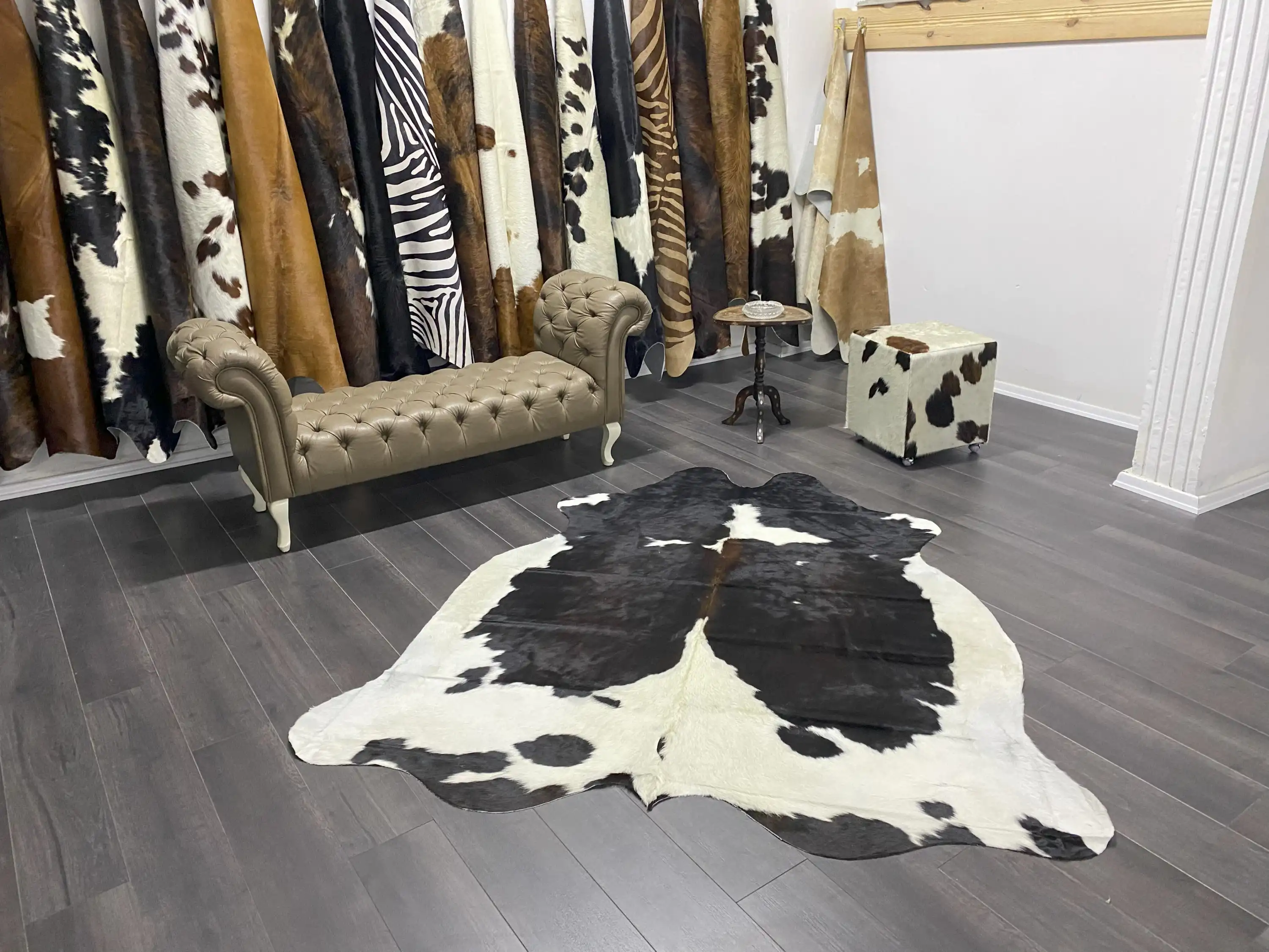 HAKİKİ DERİ DANA POSTU SİYAH - BEYAZ 190 x 210 - 0701000135