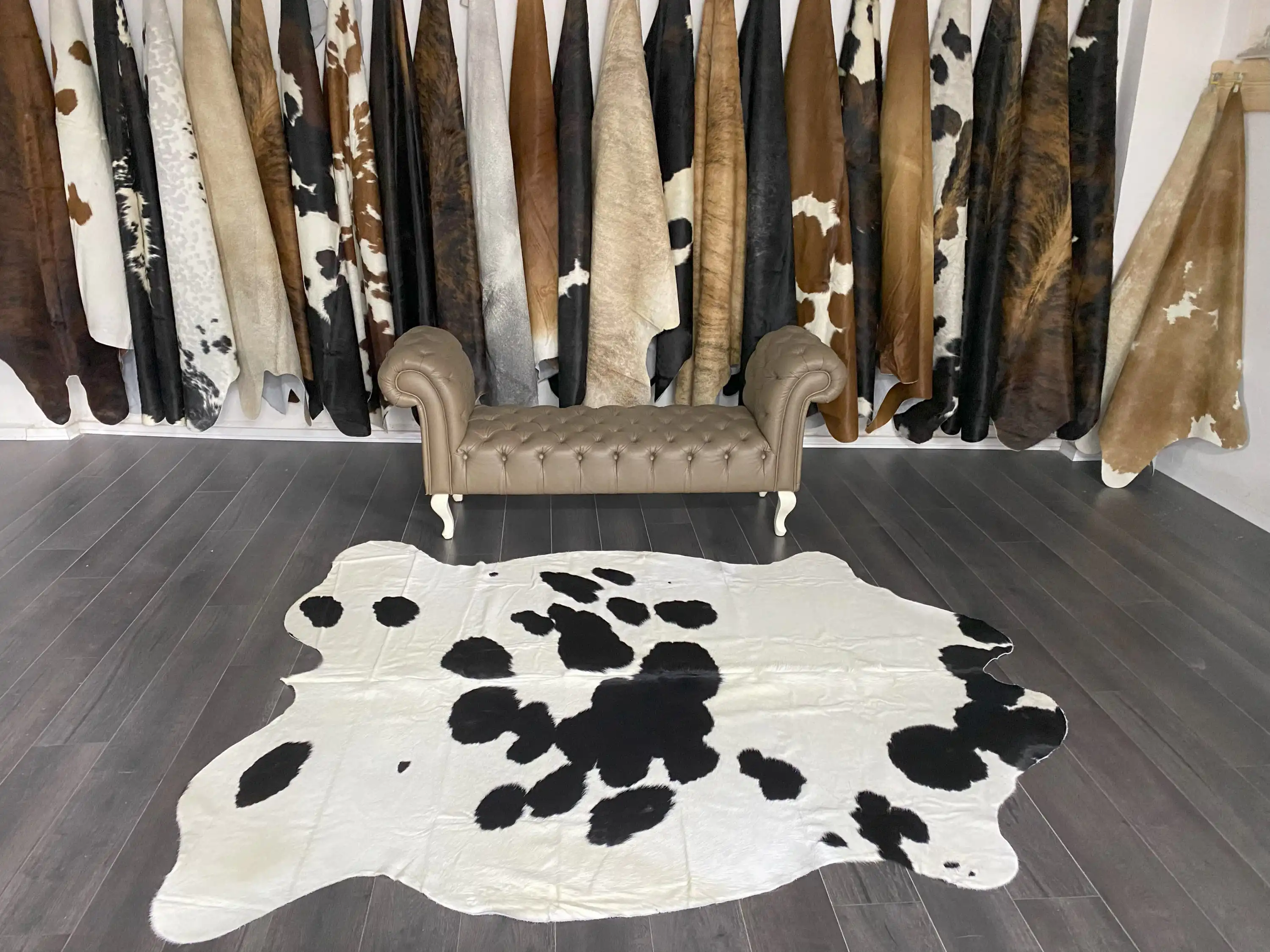 HAKİKİ DERİ DANA POSTU SİYAH - BEYAZ 190 x 230 - 0701000013