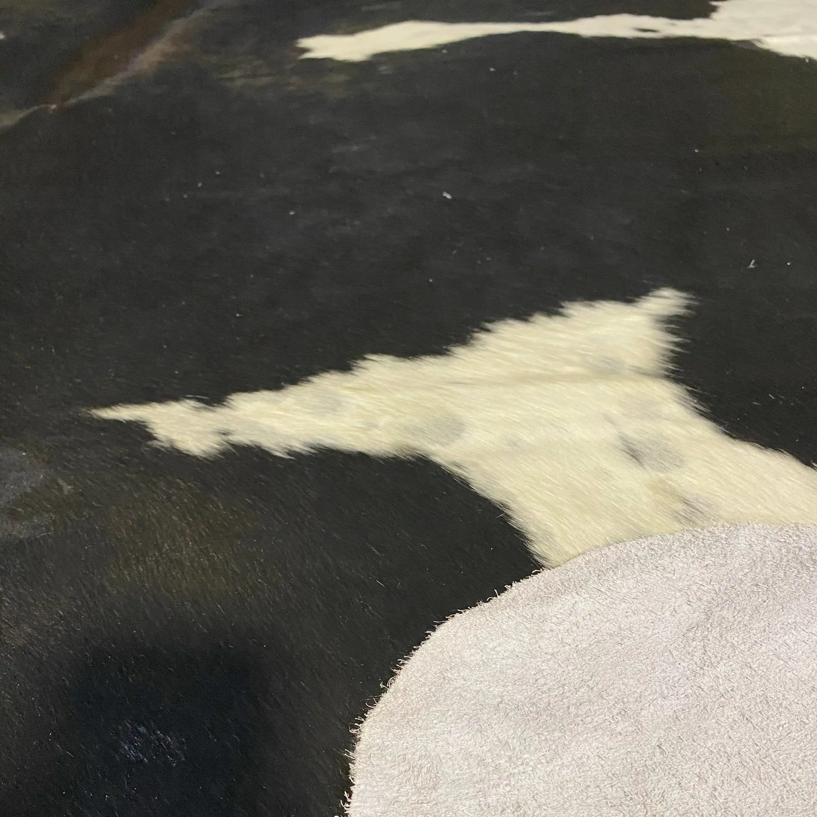 HAKİKİ DERİ DANA POSTU SİYAH - BEYAZ 190 x 230 - 0701000091