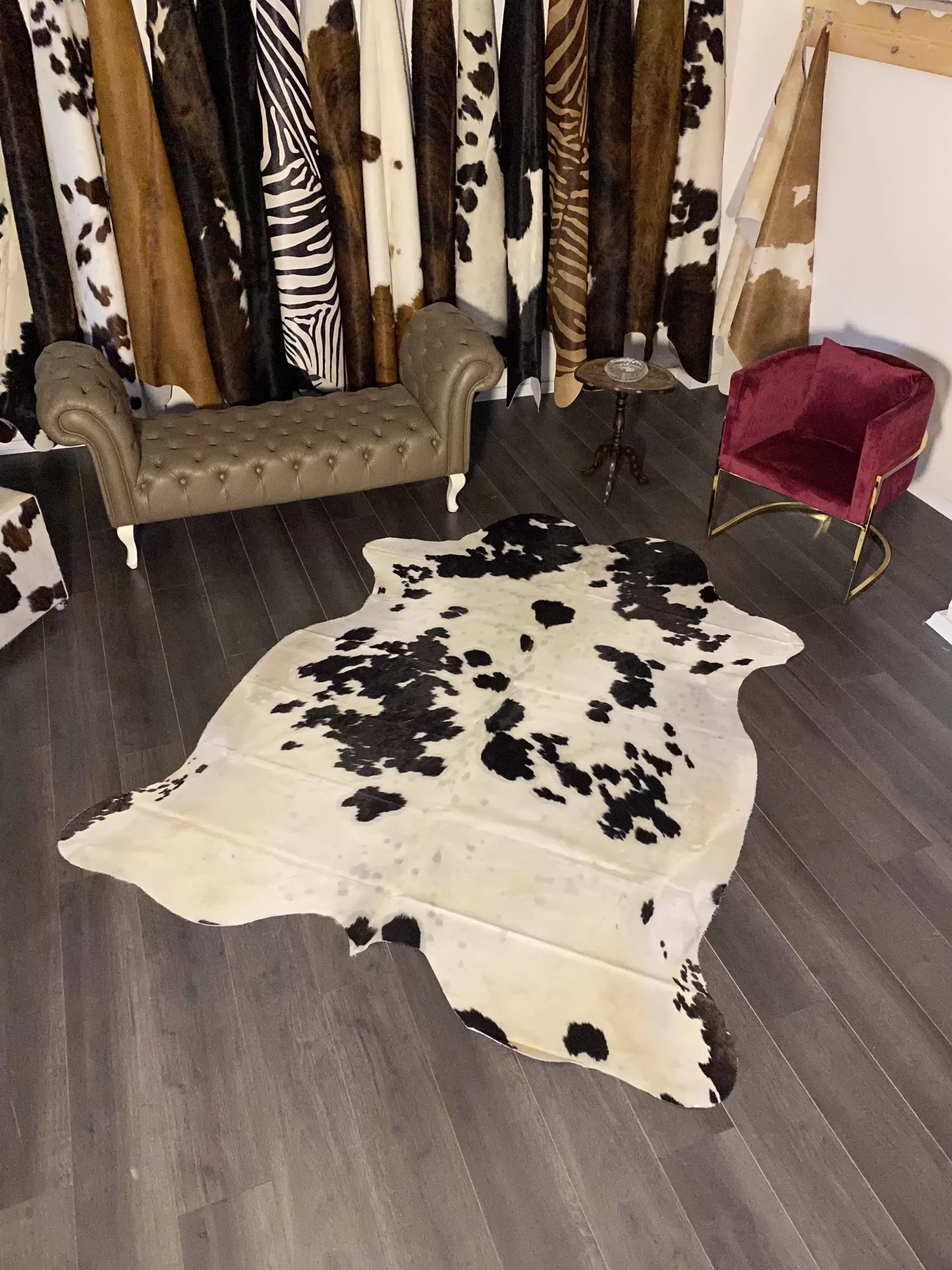 HAKİKİ DERİ DANA POSTU SİYAH - BEYAZ 190 x 235 - 0701000033