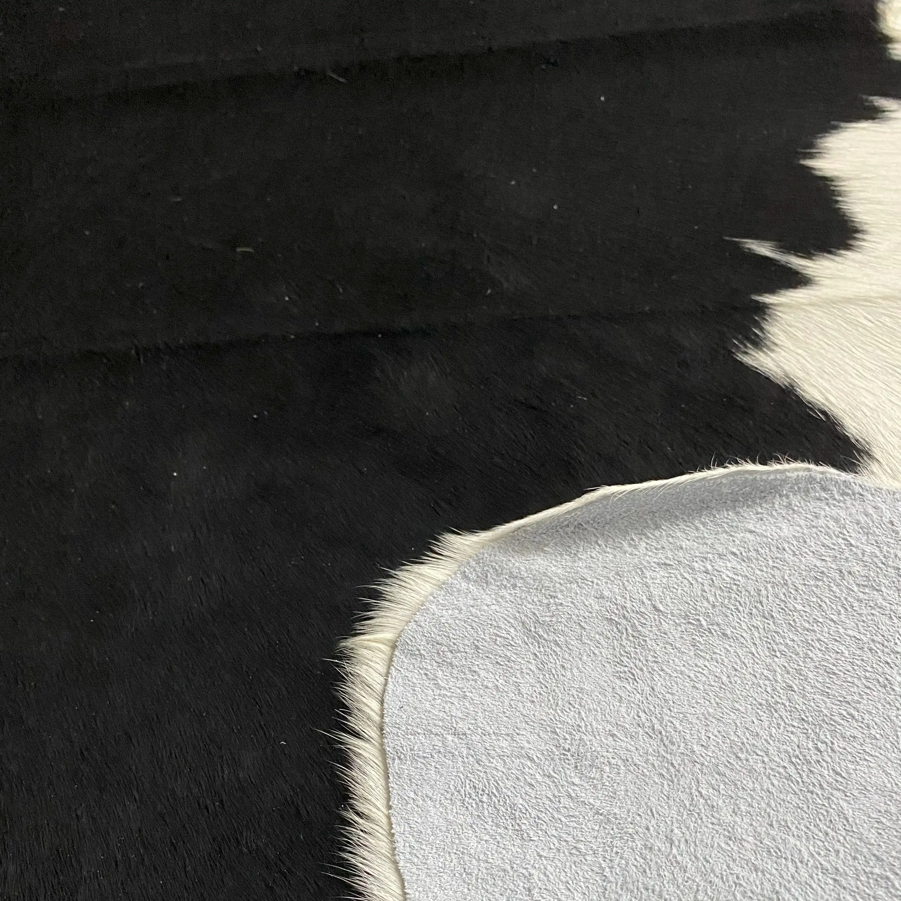 HAKİKİ DERİ DANA POSTU SİYAH - BEYAZ 190 x 240 - 0701000008