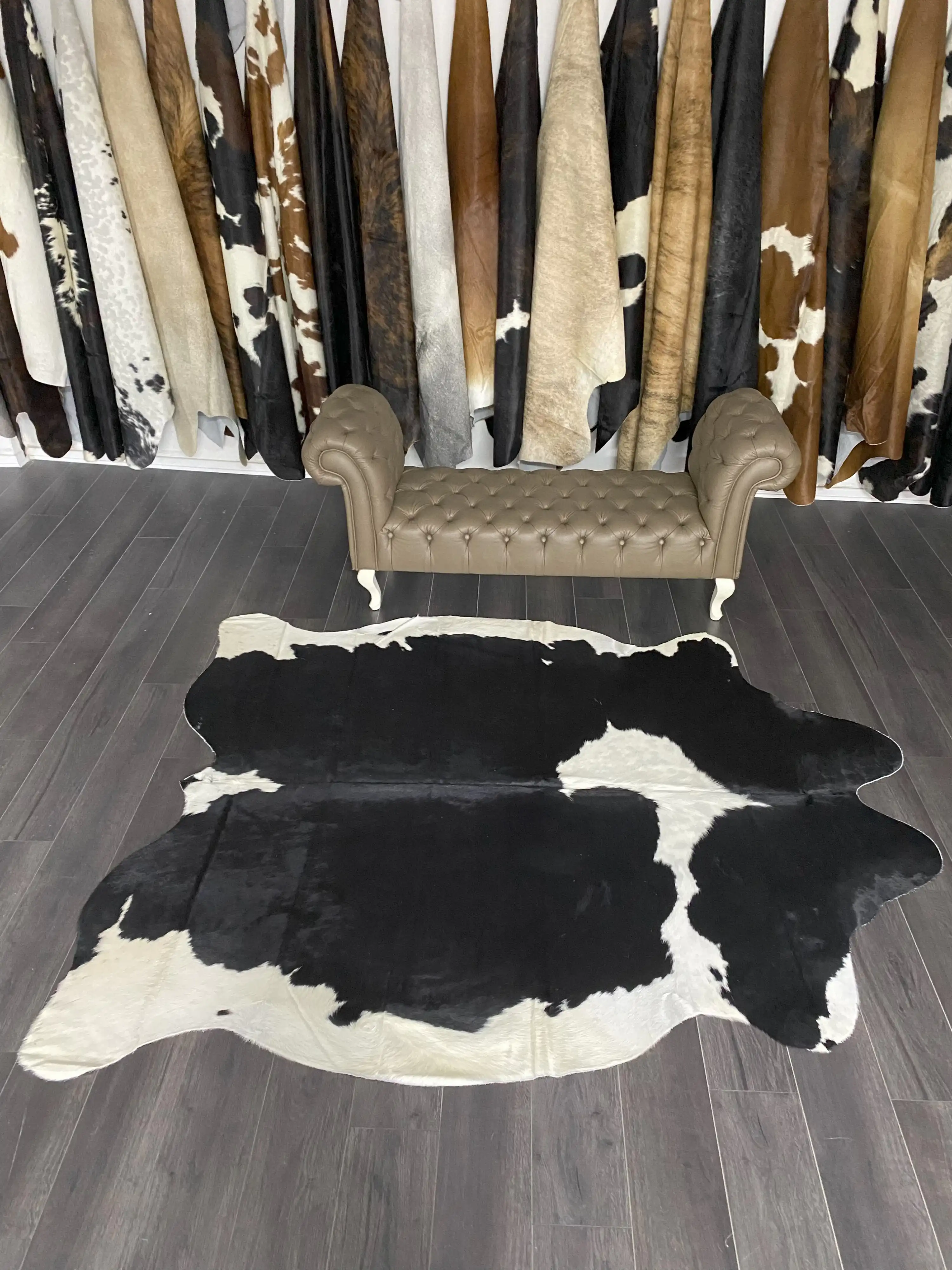 HAKİKİ DERİ DANA POSTU SİYAH - BEYAZ 190 x 240 - 0701000008