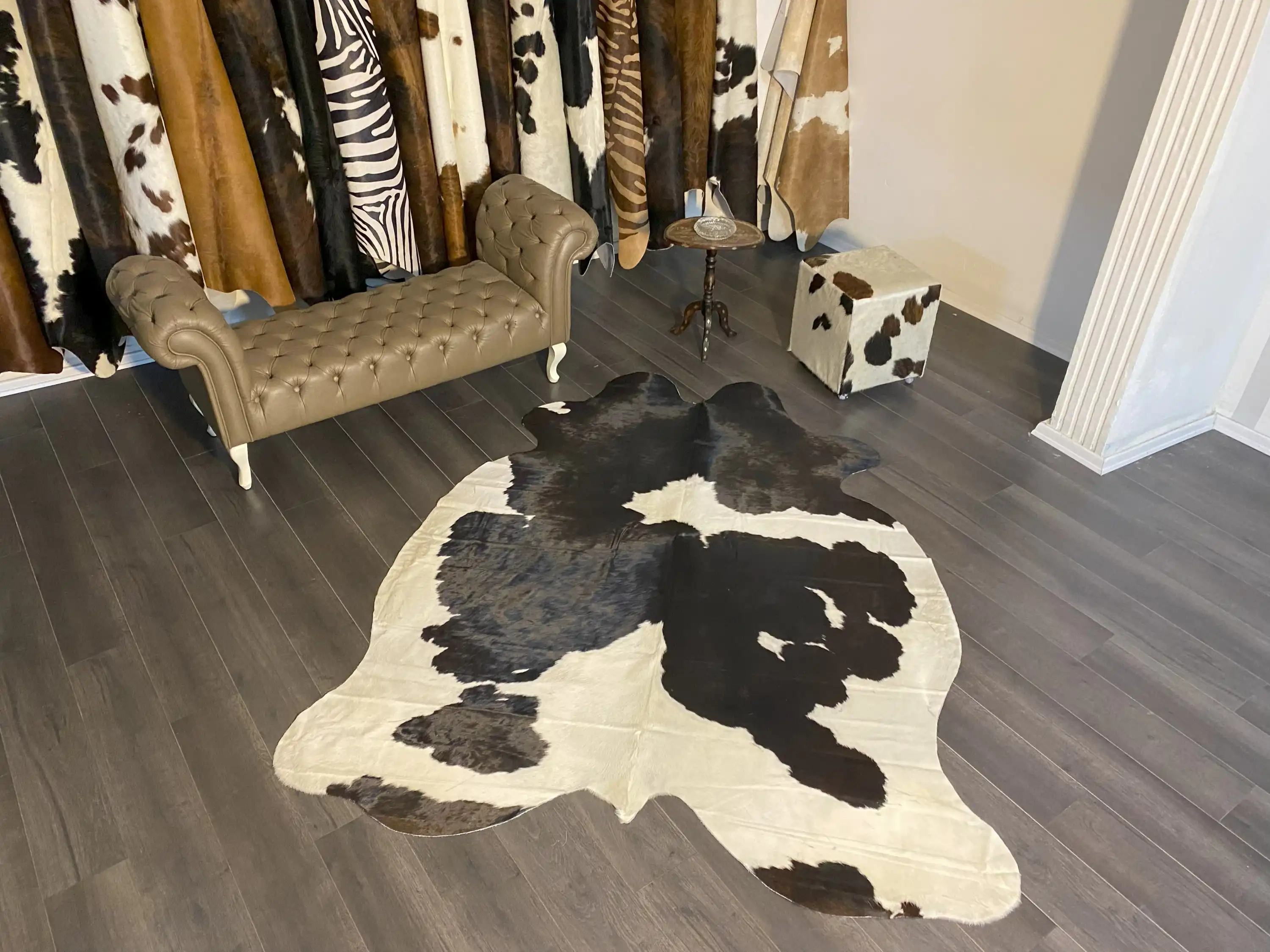 HAKİKİ DERİ DANA POSTU SİYAH - BEYAZ 190 x 240 - 0701000093