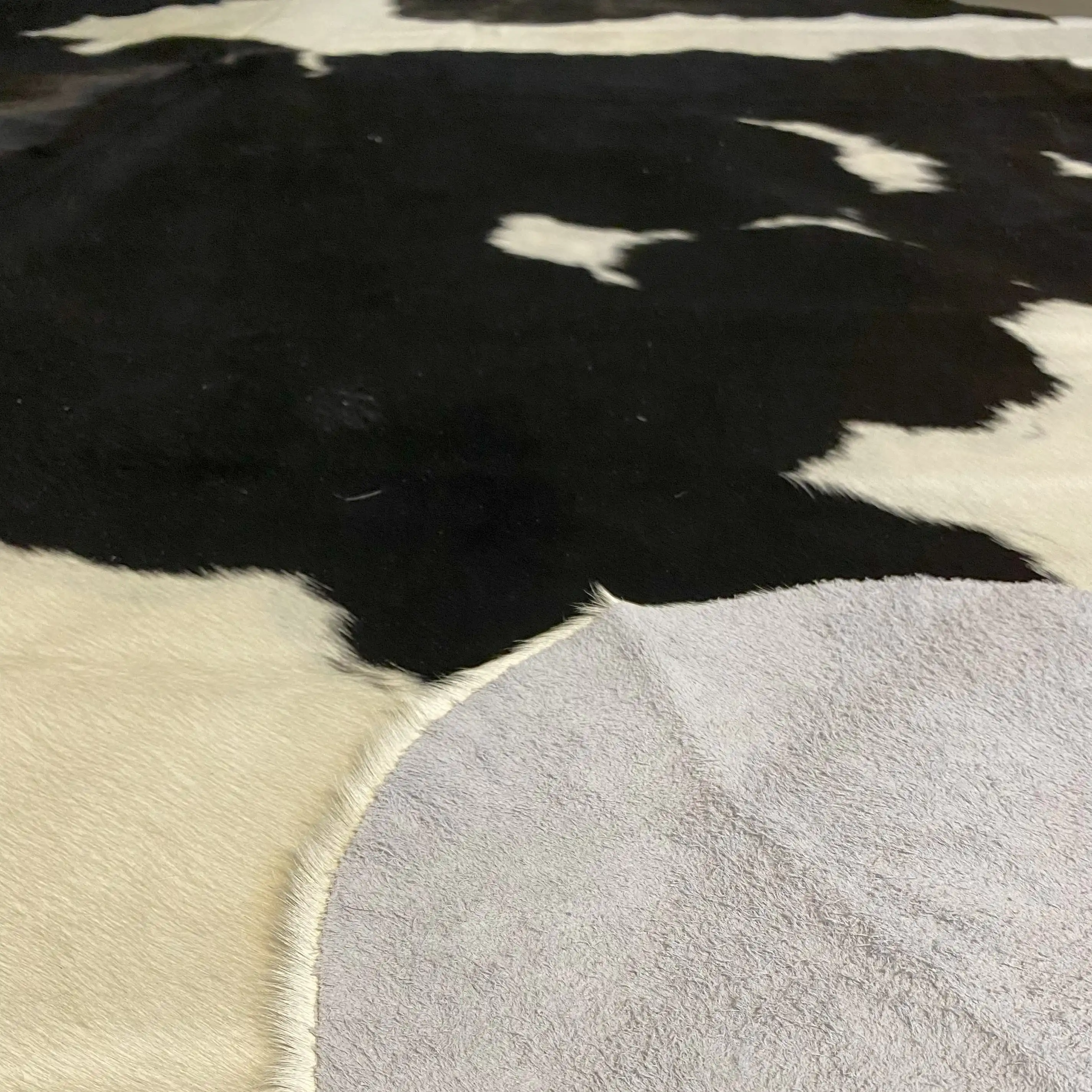 HAKİKİ DERİ DANA POSTU SİYAH - BEYAZ 190 x 240 - 0701000093