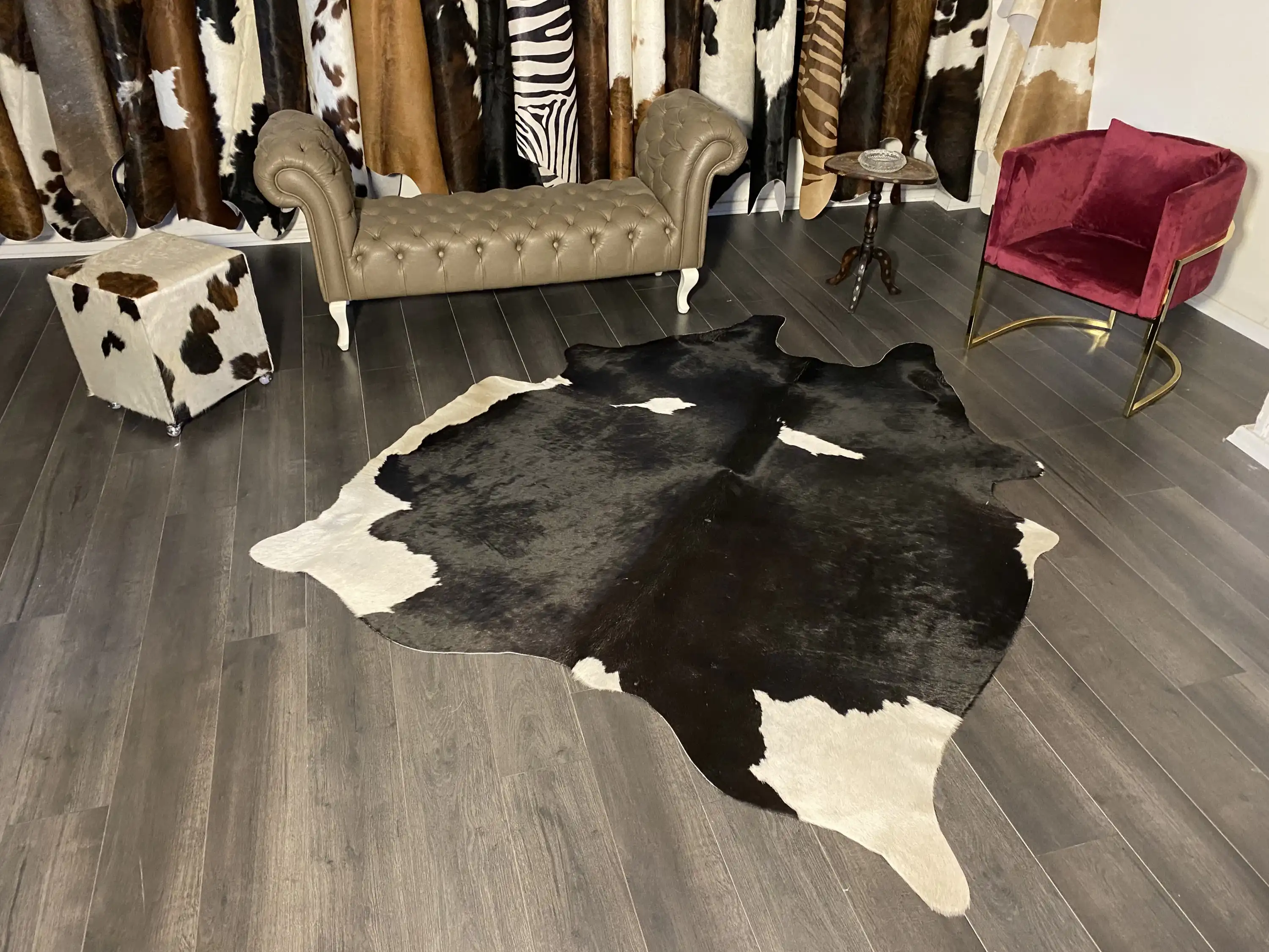 HAKİKİ DERİ DANA POSTU SİYAH - BEYAZ 195 x 230 - 0701000036