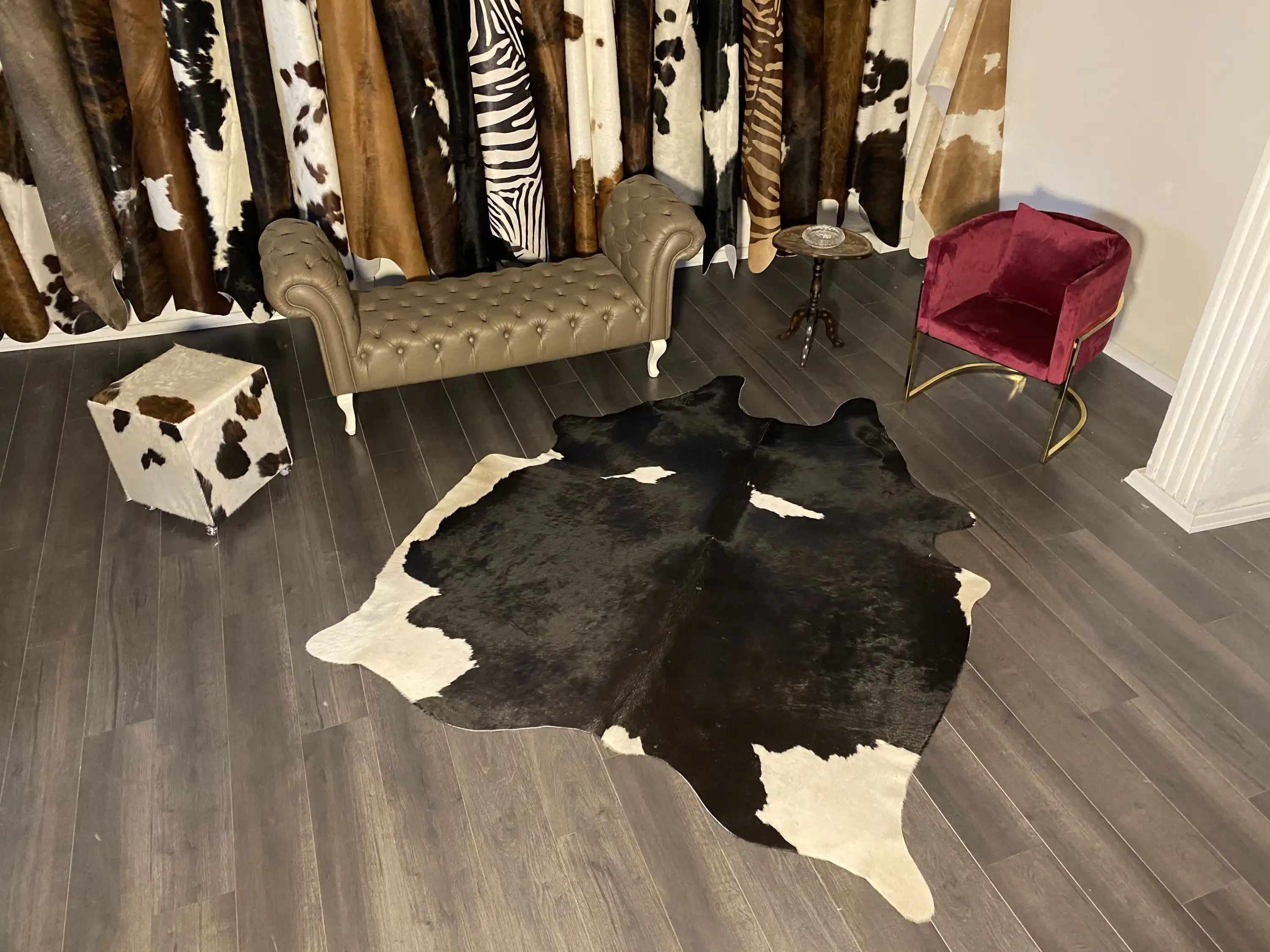 HAKİKİ DERİ DANA POSTU SİYAH - BEYAZ 195 x 230 - 0701000036