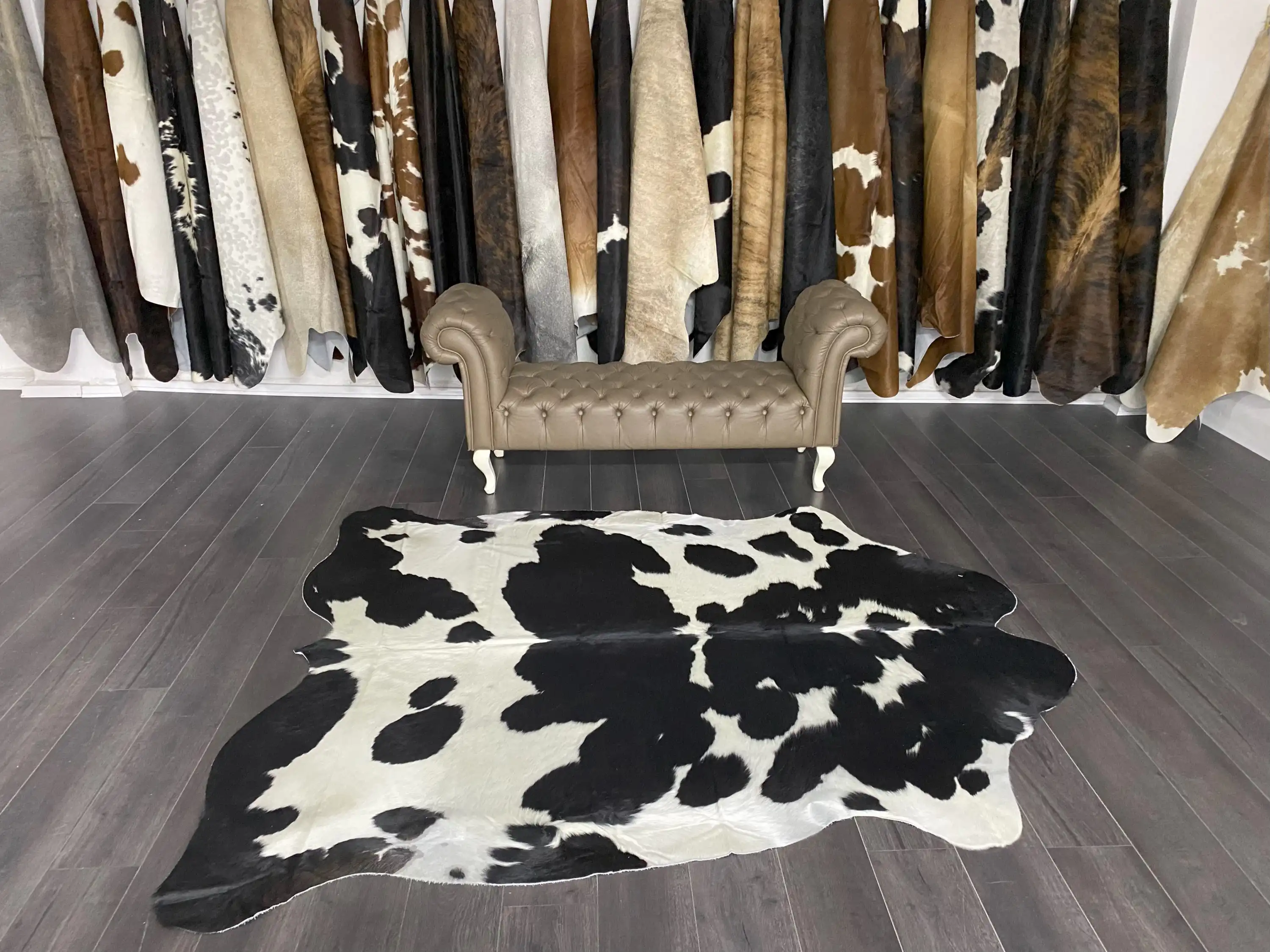 HAKİKİ DERİ DANA POSTU SİYAH - BEYAZ 195 x 235 - 0701000010