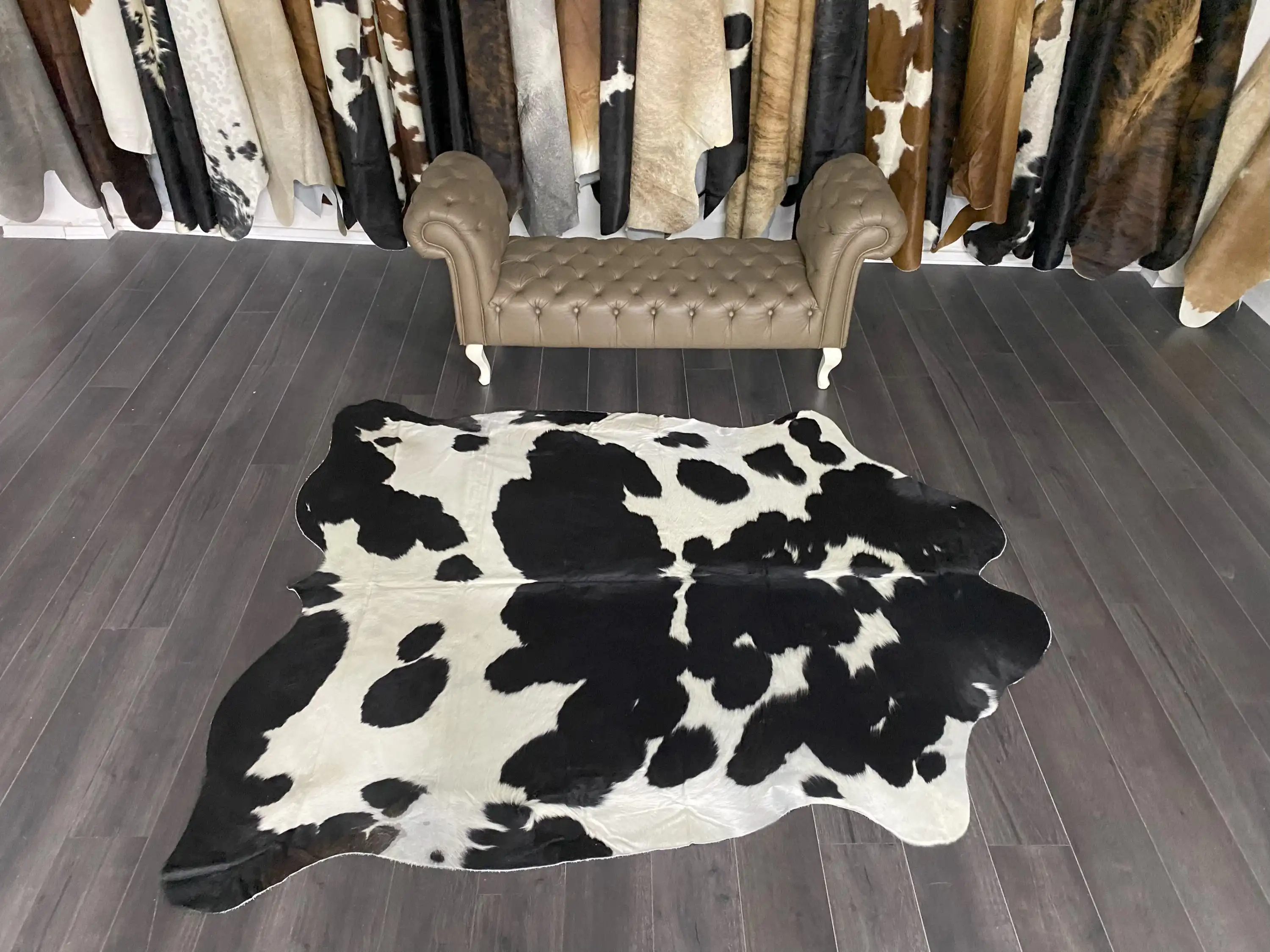 HAKİKİ DERİ DANA POSTU SİYAH - BEYAZ 195 x 235 - 0701000010