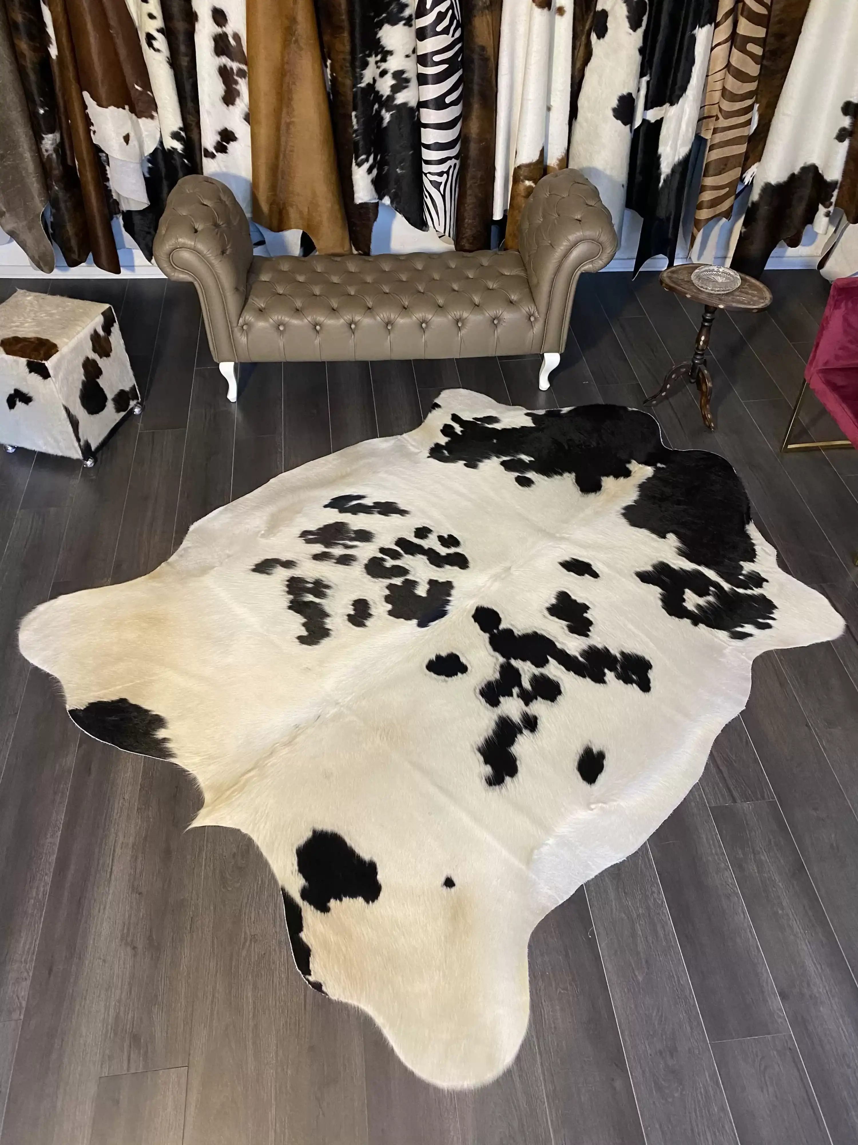 HAKİKİ DERİ DANA POSTU SİYAH - BEYAZ 195 x 240 - 0701000190