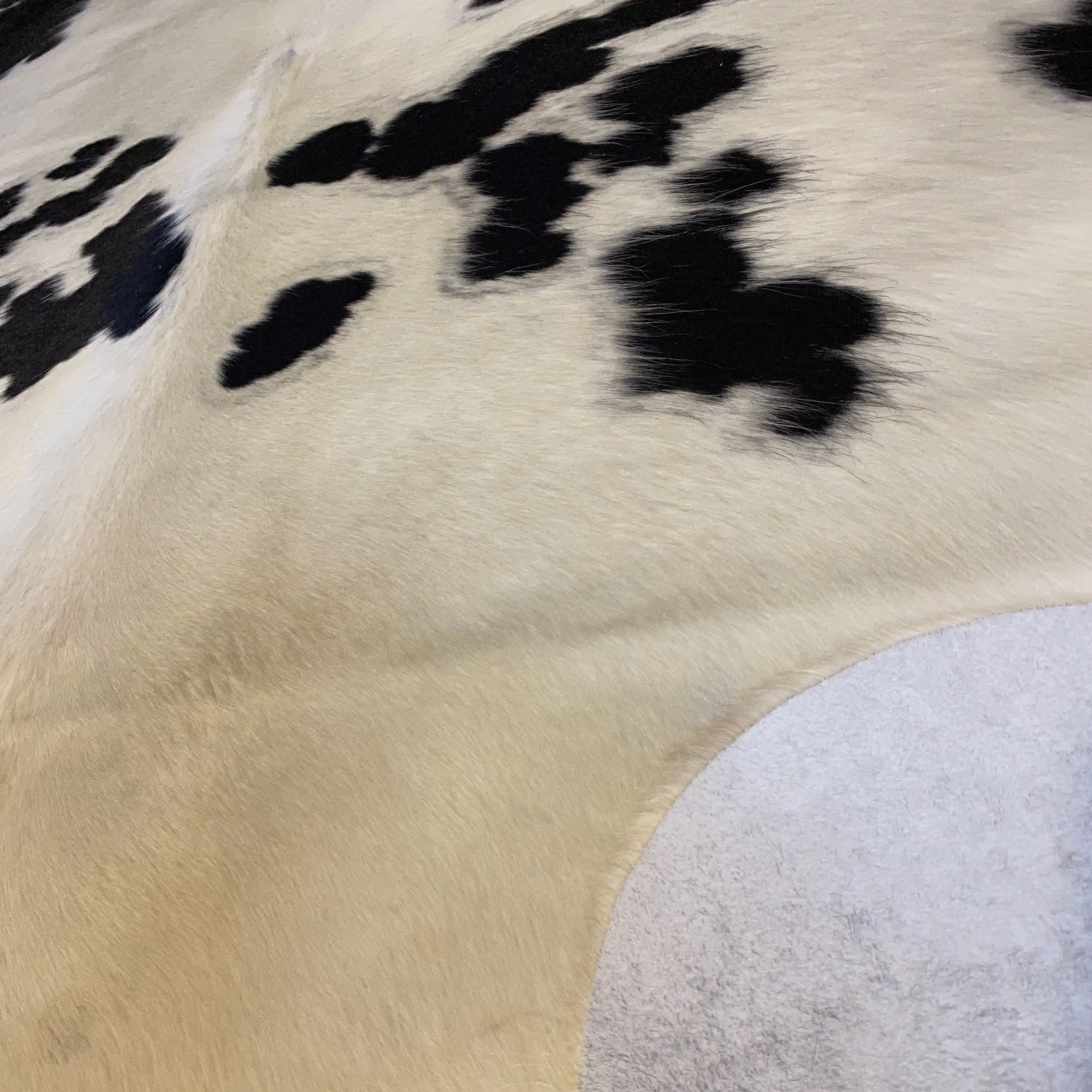 HAKİKİ DERİ DANA POSTU SİYAH - BEYAZ 195 x 240 - 0701000190