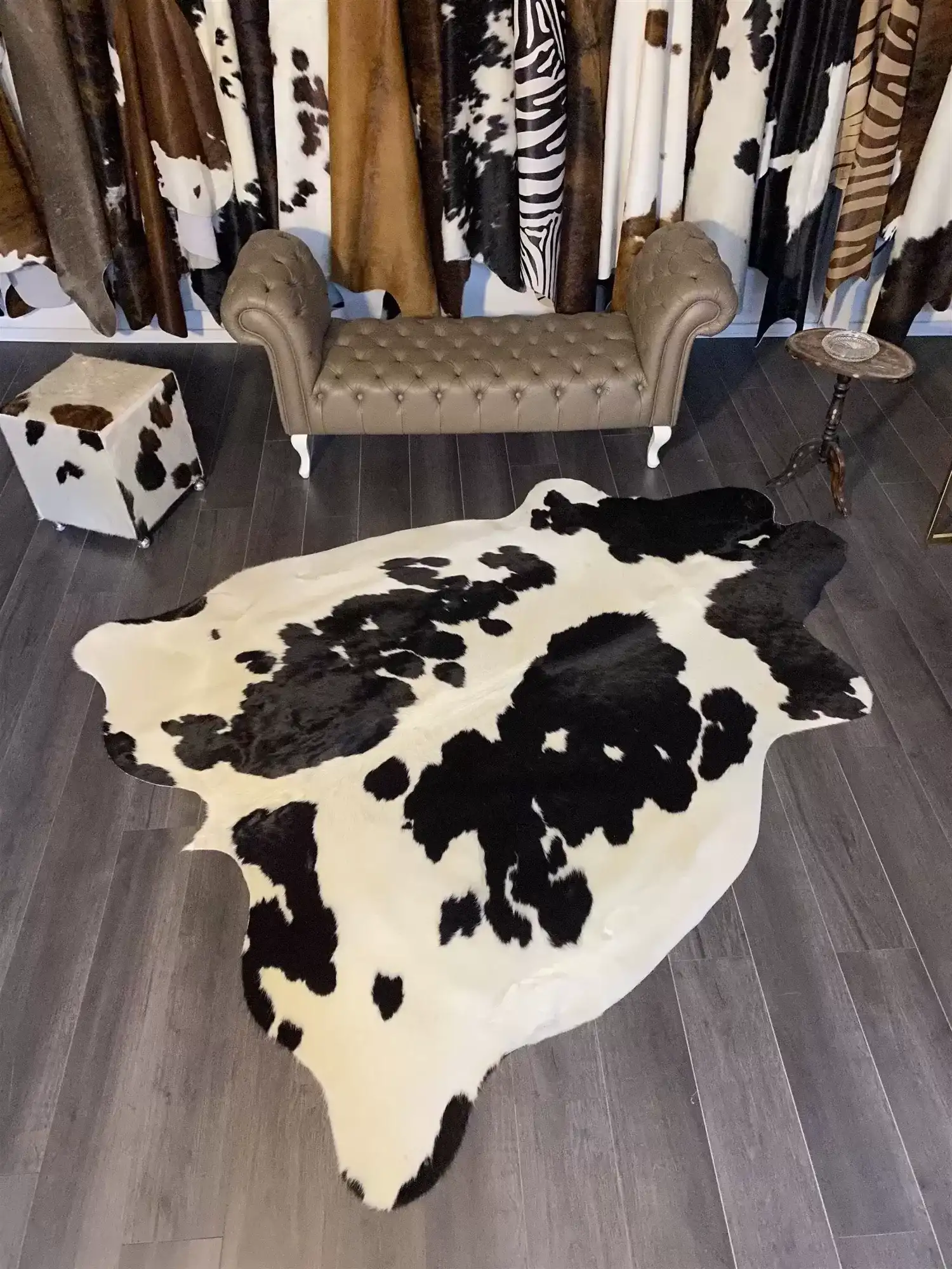 HAKİKİ DERİ DANA POSTU SİYAH - BEYAZ 195 x 250 - 0701000171