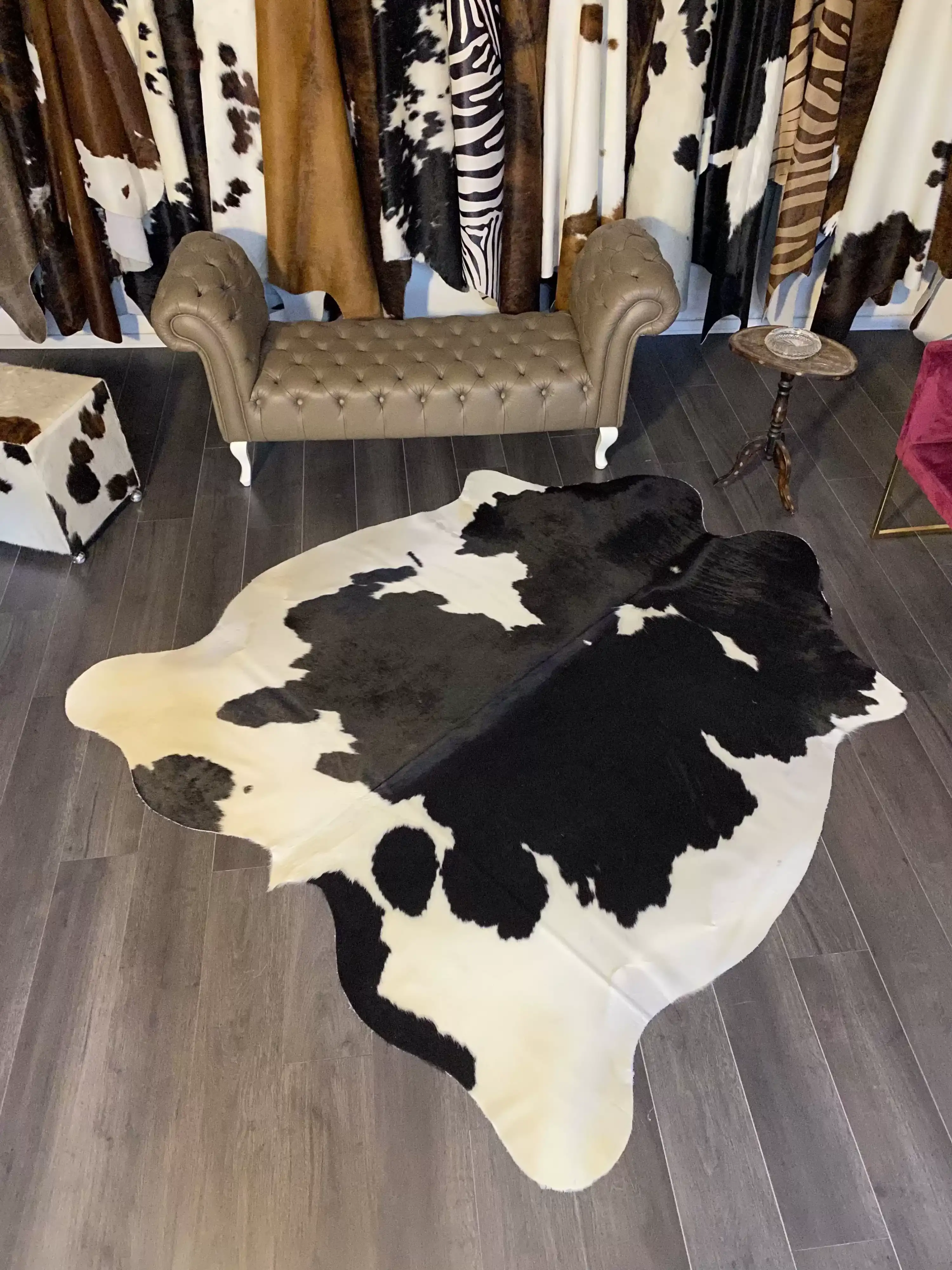 HAKİKİ DERİ DANA POSTU SİYAH - BEYAZ 200 x 220 - 0701000172