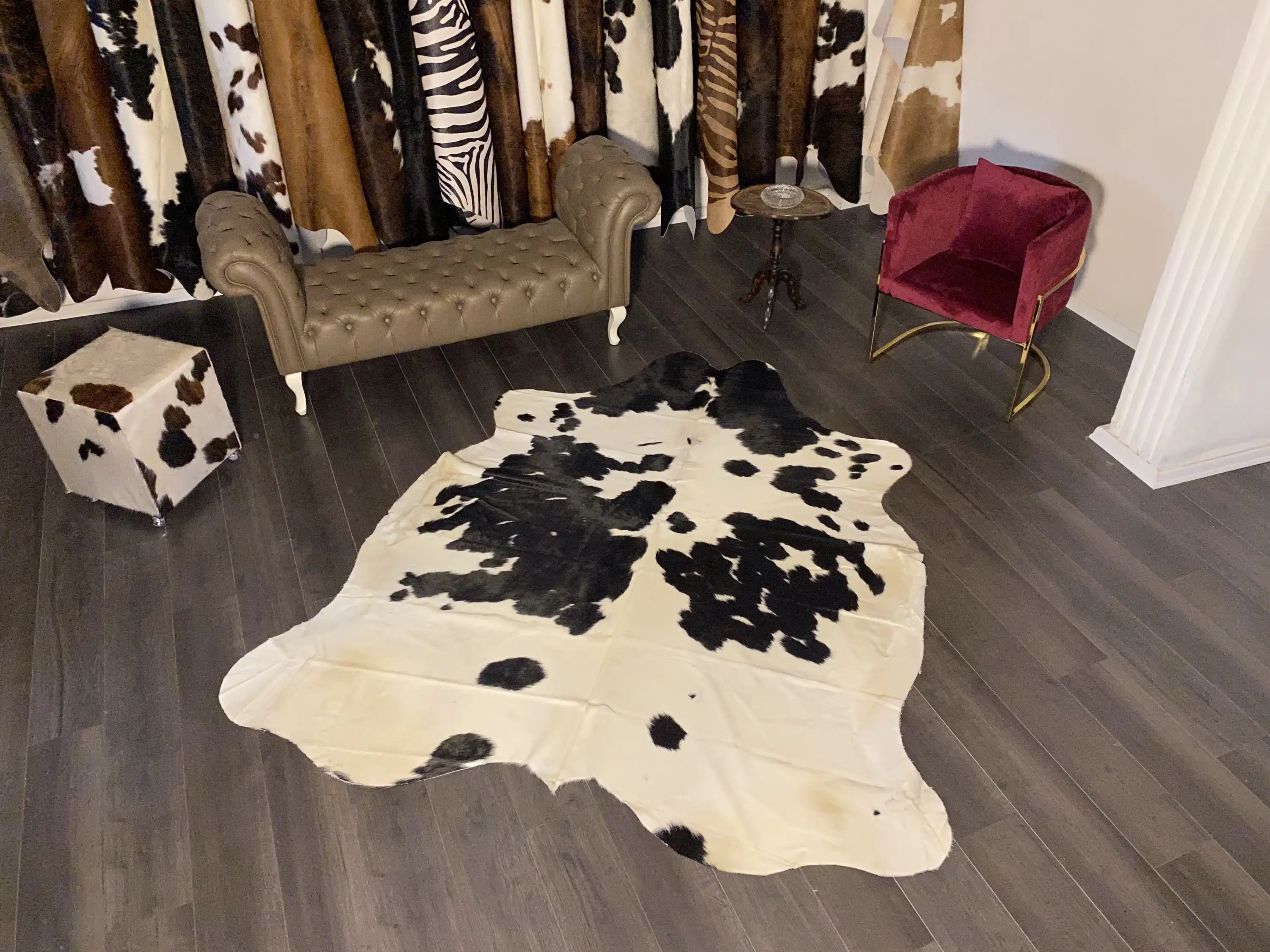 HAKİKİ DERİ DANA POSTU SİYAH - BEYAZ 200 x 225 - 0701000031