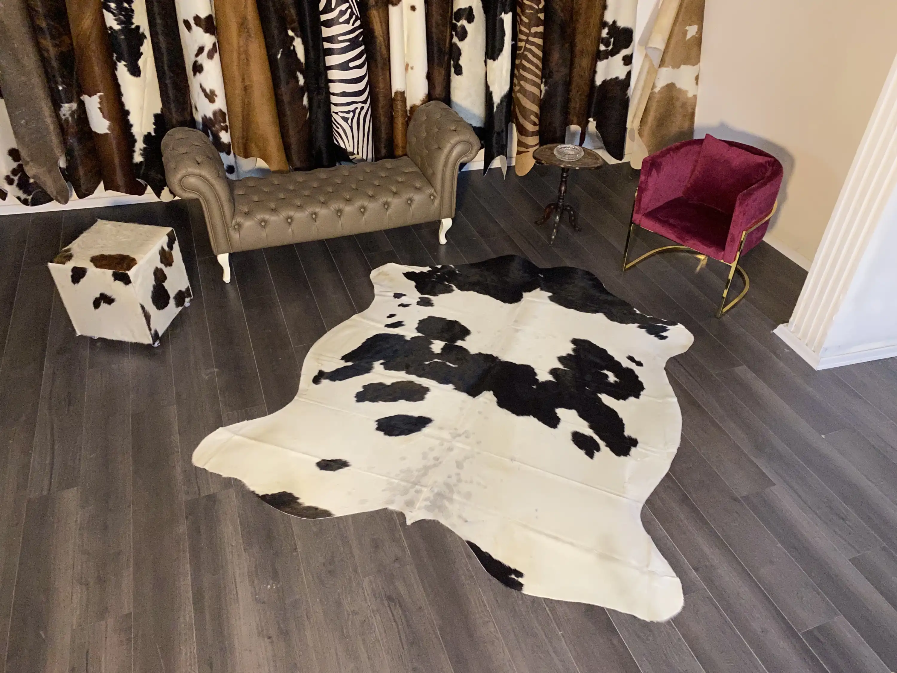 HAKİKİ DERİ DANA POSTU SİYAH - BEYAZ 200 x 225 - 0701000077