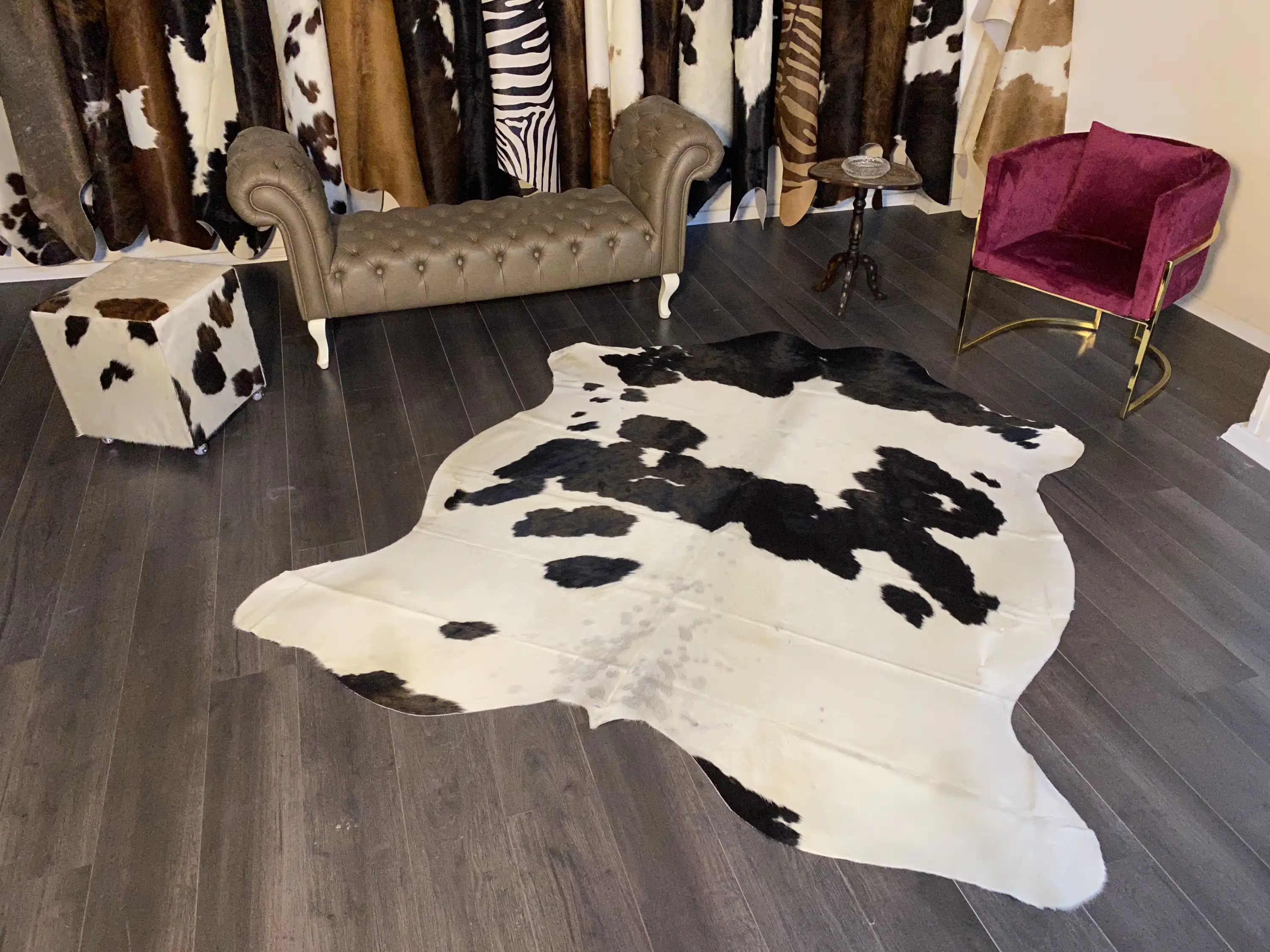 HAKİKİ DERİ DANA POSTU SİYAH - BEYAZ 200 x 225 - 0701000077