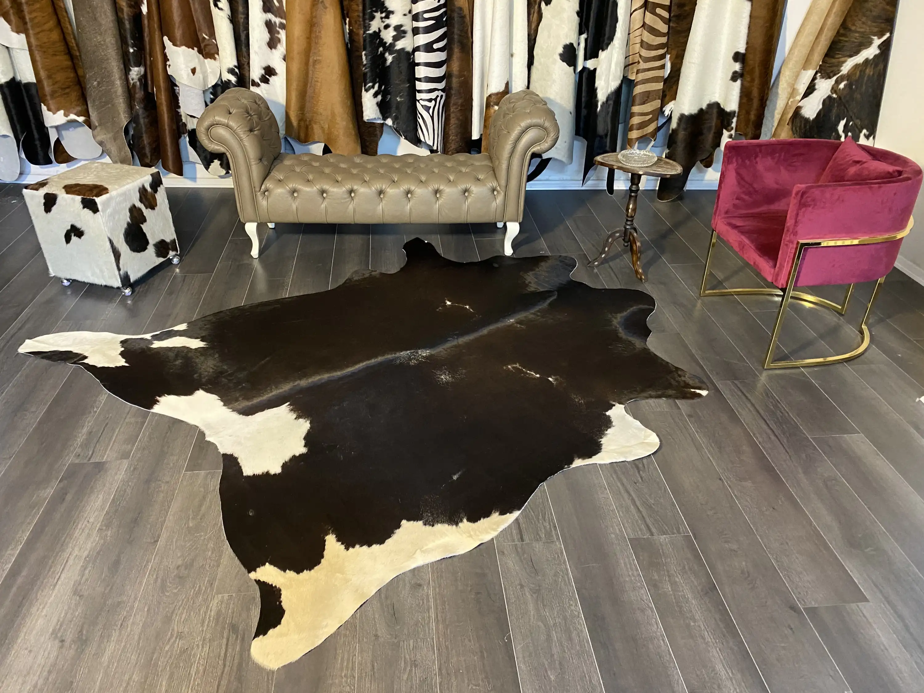 HAKİKİ DERİ DANA POSTU SİYAH - BEYAZ 200 x 235 - 0701000170