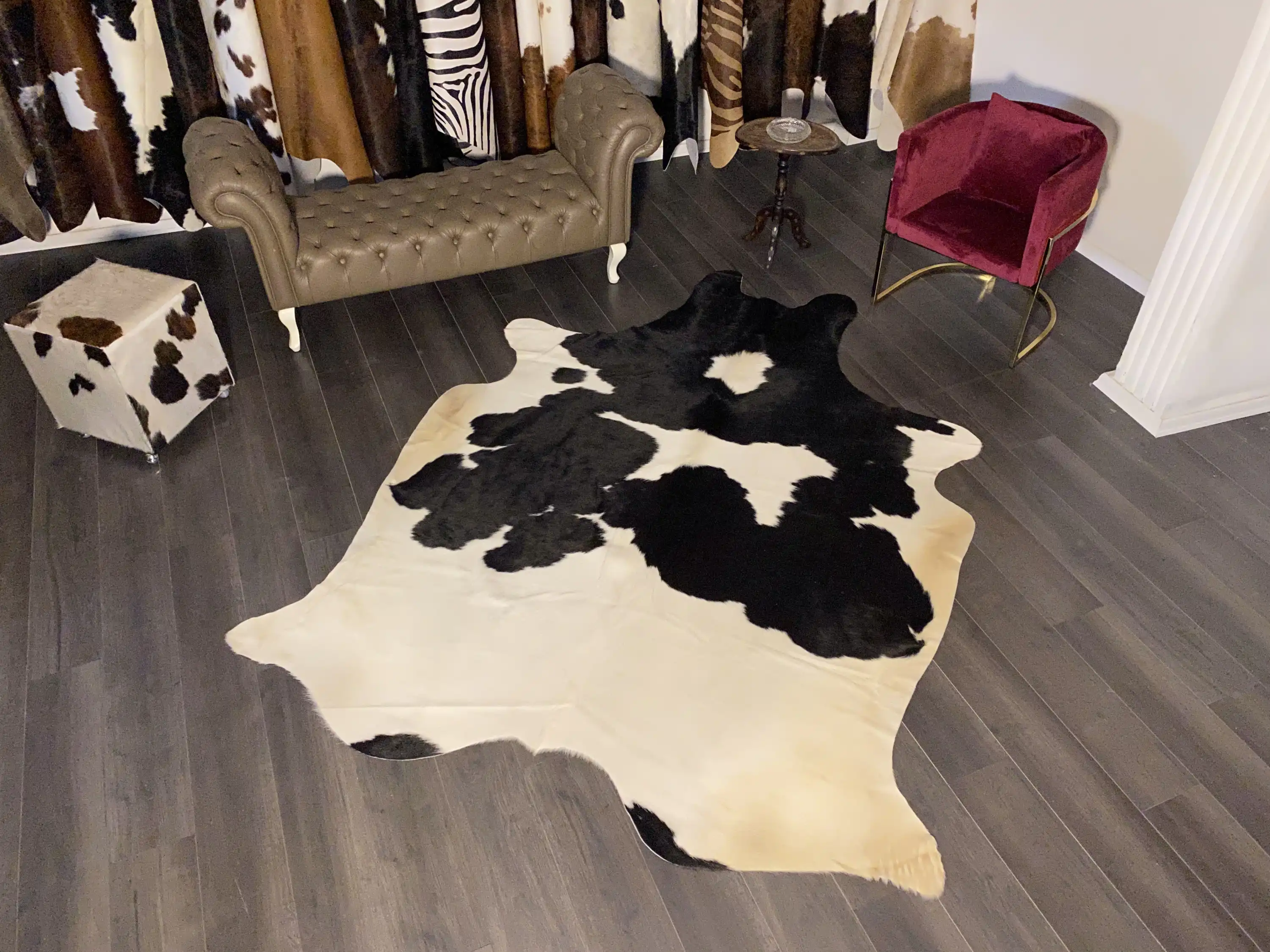 HAKİKİ DERİ DANA POSTU SİYAH - BEYAZ 200 x 250 - 0701000043