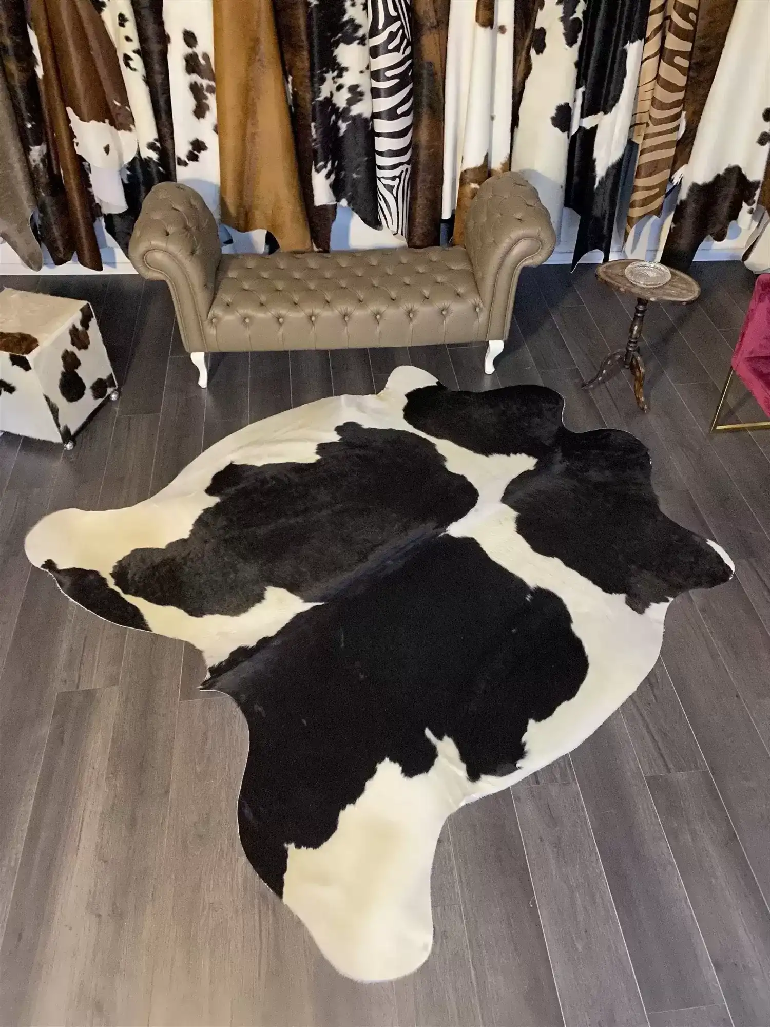 HAKİKİ DERİ DANA POSTU SİYAH - BEYAZ 205 x 230 - 0701000165