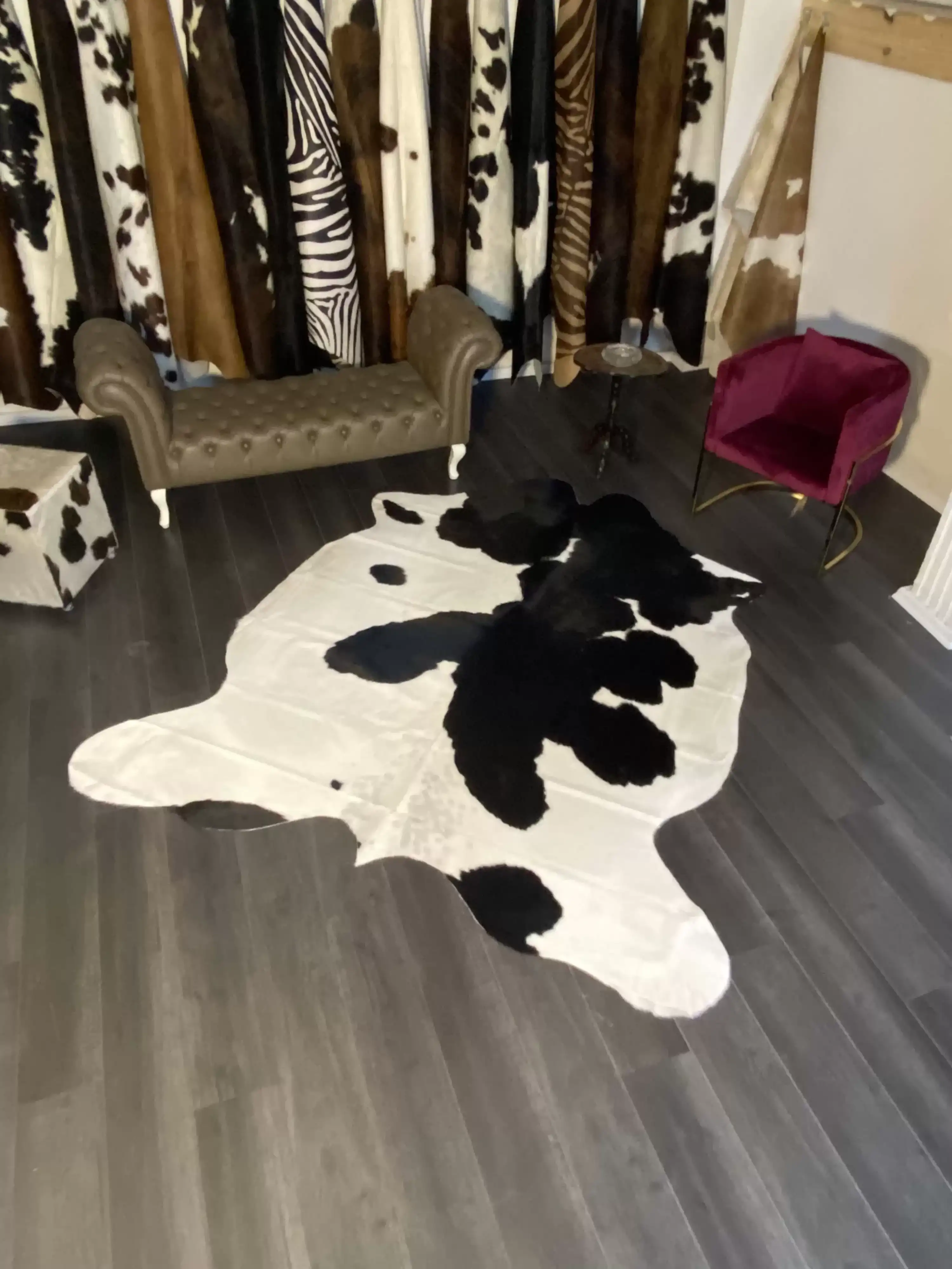 HAKİKİ DERİ DANA POSTU SİYAH - BEYAZ 205 x 245 - 0701000083