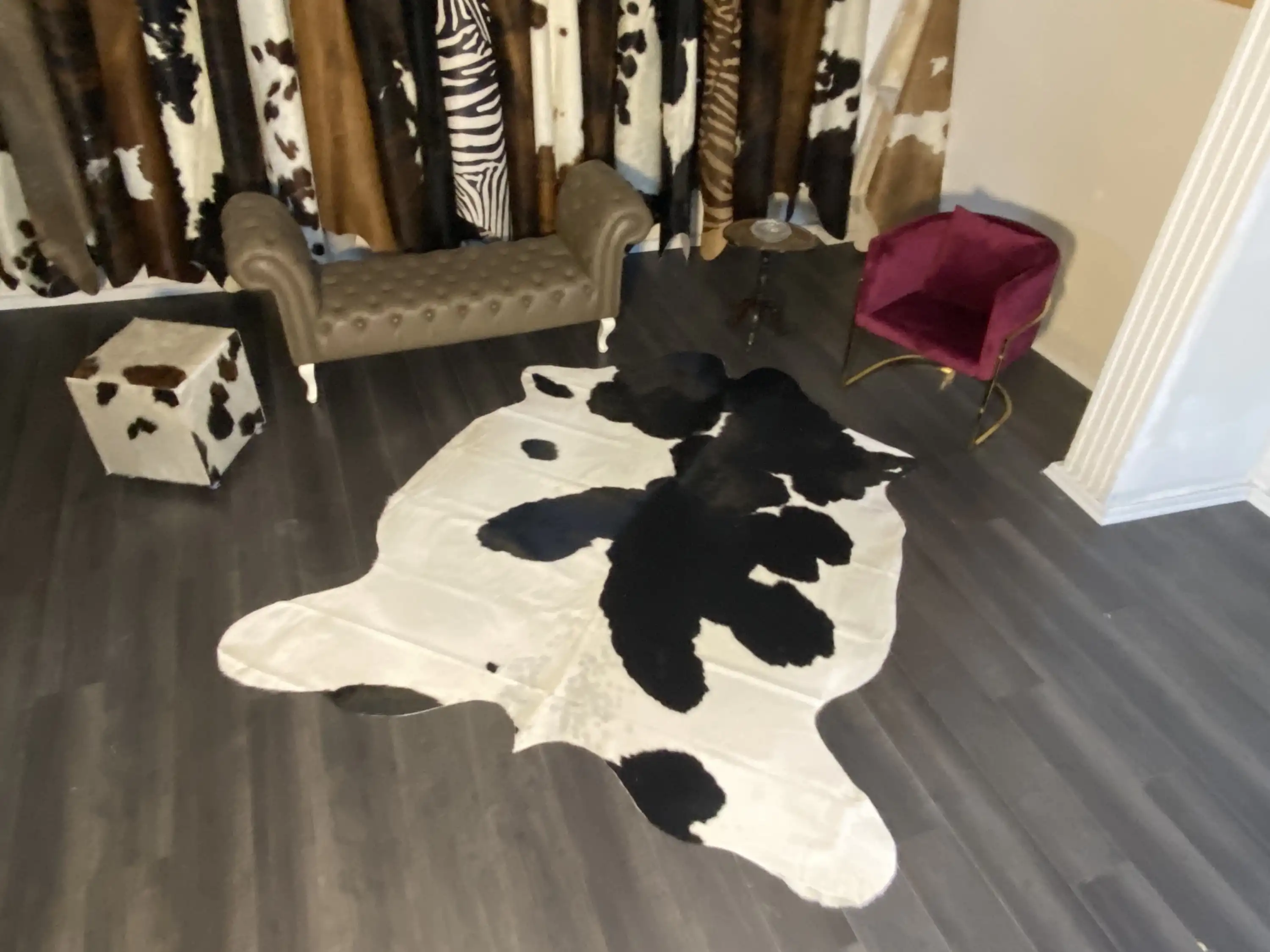 HAKİKİ DERİ DANA POSTU SİYAH - BEYAZ 205 x 245 - 0701000083