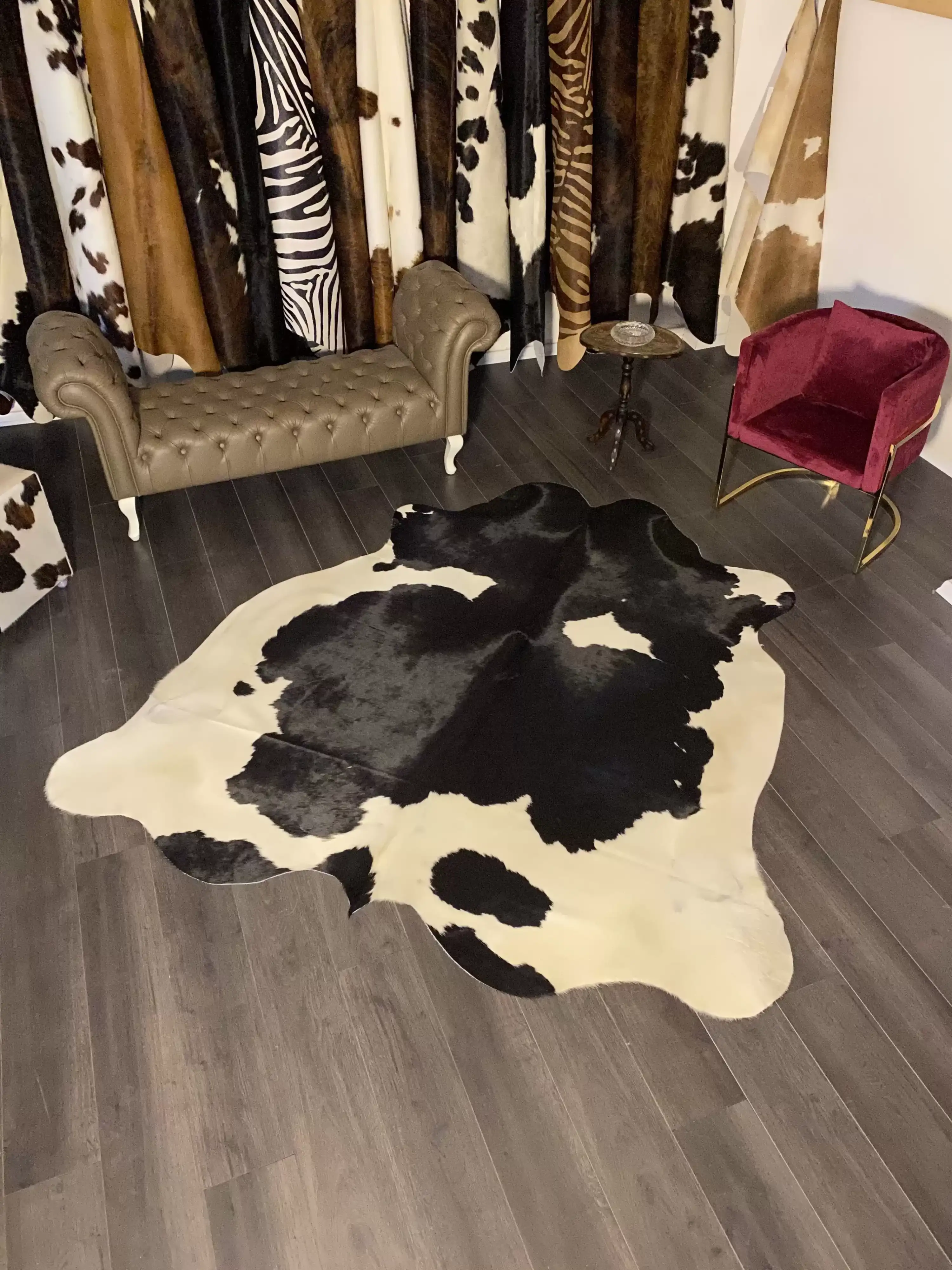 HAKİKİ DERİ DANA POSTU SİYAH - BEYAZ 210 x 225 - 0701000067