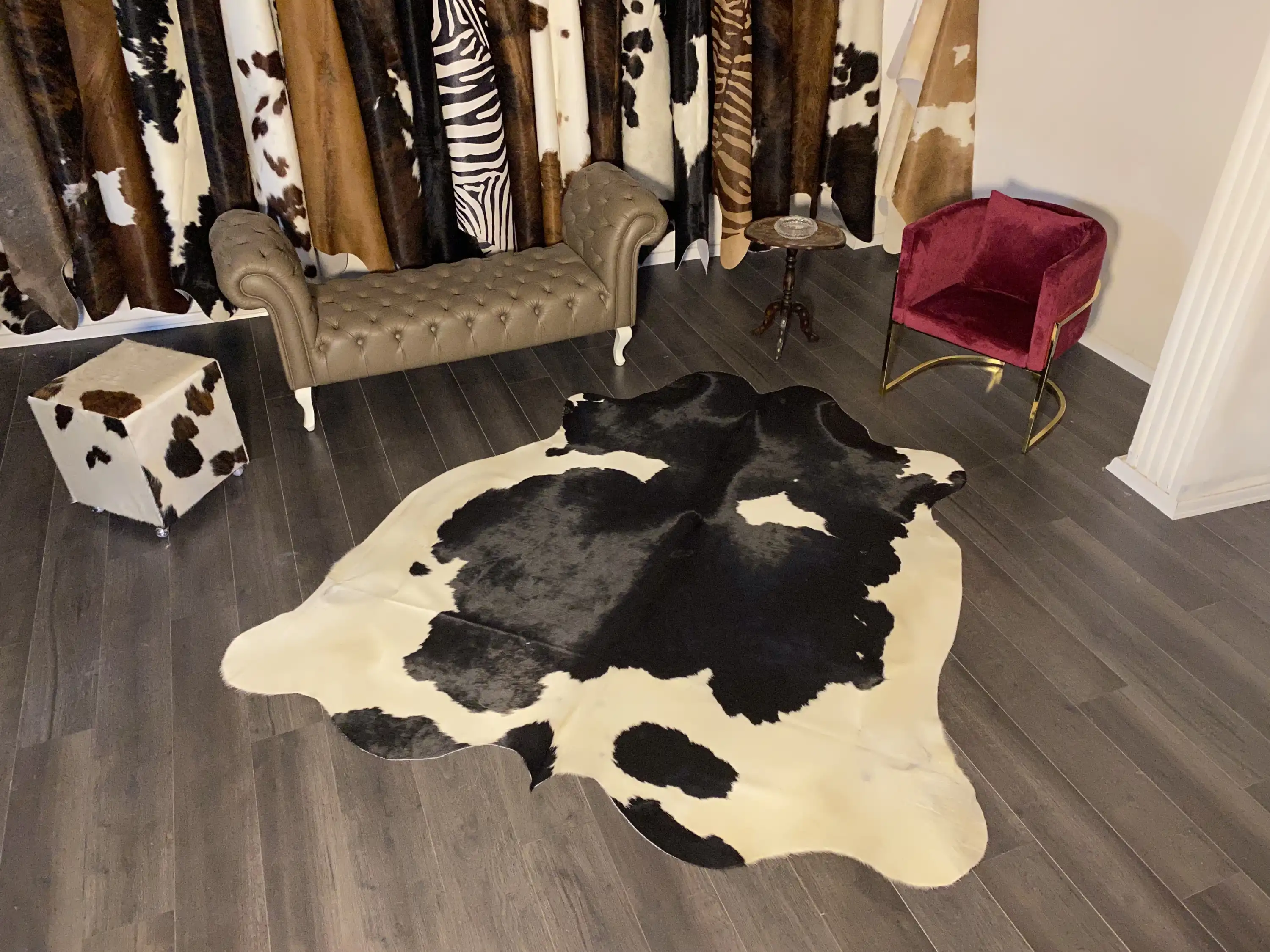 HAKİKİ DERİ DANA POSTU SİYAH - BEYAZ 210 x 225 - 0701000067