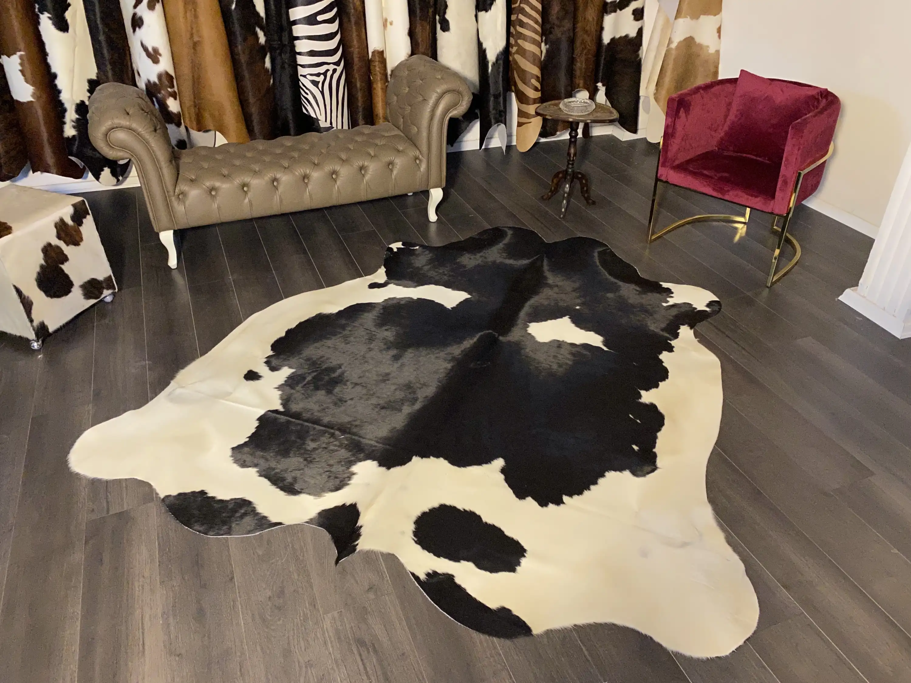 HAKİKİ DERİ DANA POSTU SİYAH - BEYAZ 210 x 225 - 0701000067