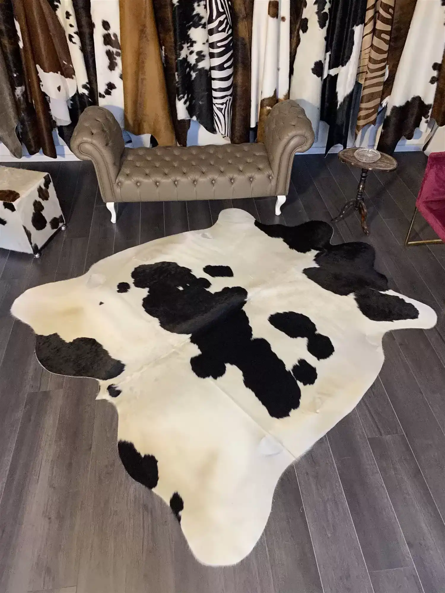 HAKİKİ DERİ DANA POSTU SİYAH - BEYAZ 210 x 240 - 0701000194