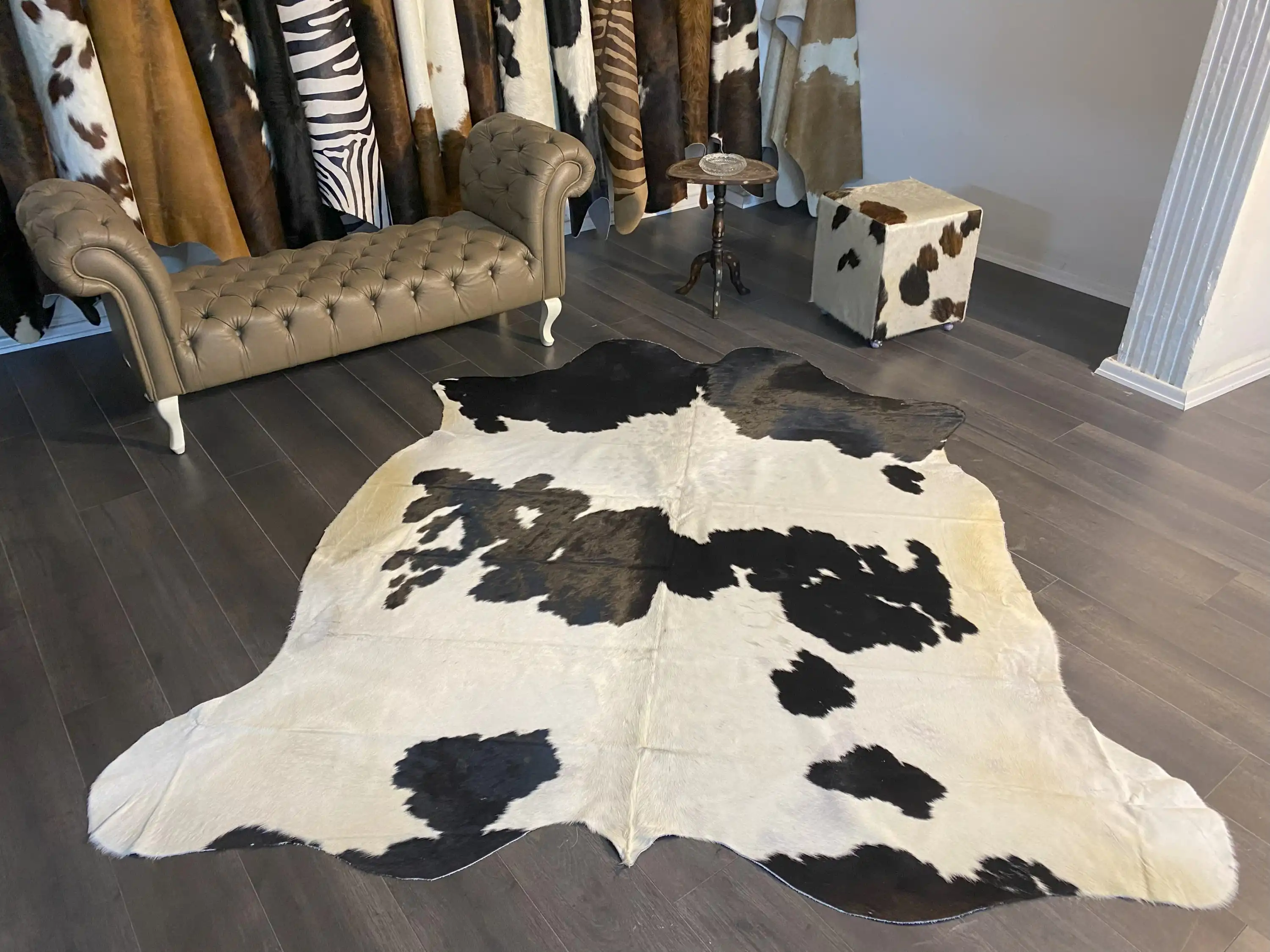 HAKİKİ DERİ DANA POSTU SİYAH - BEYAZ 220 x 240 - 0701000130