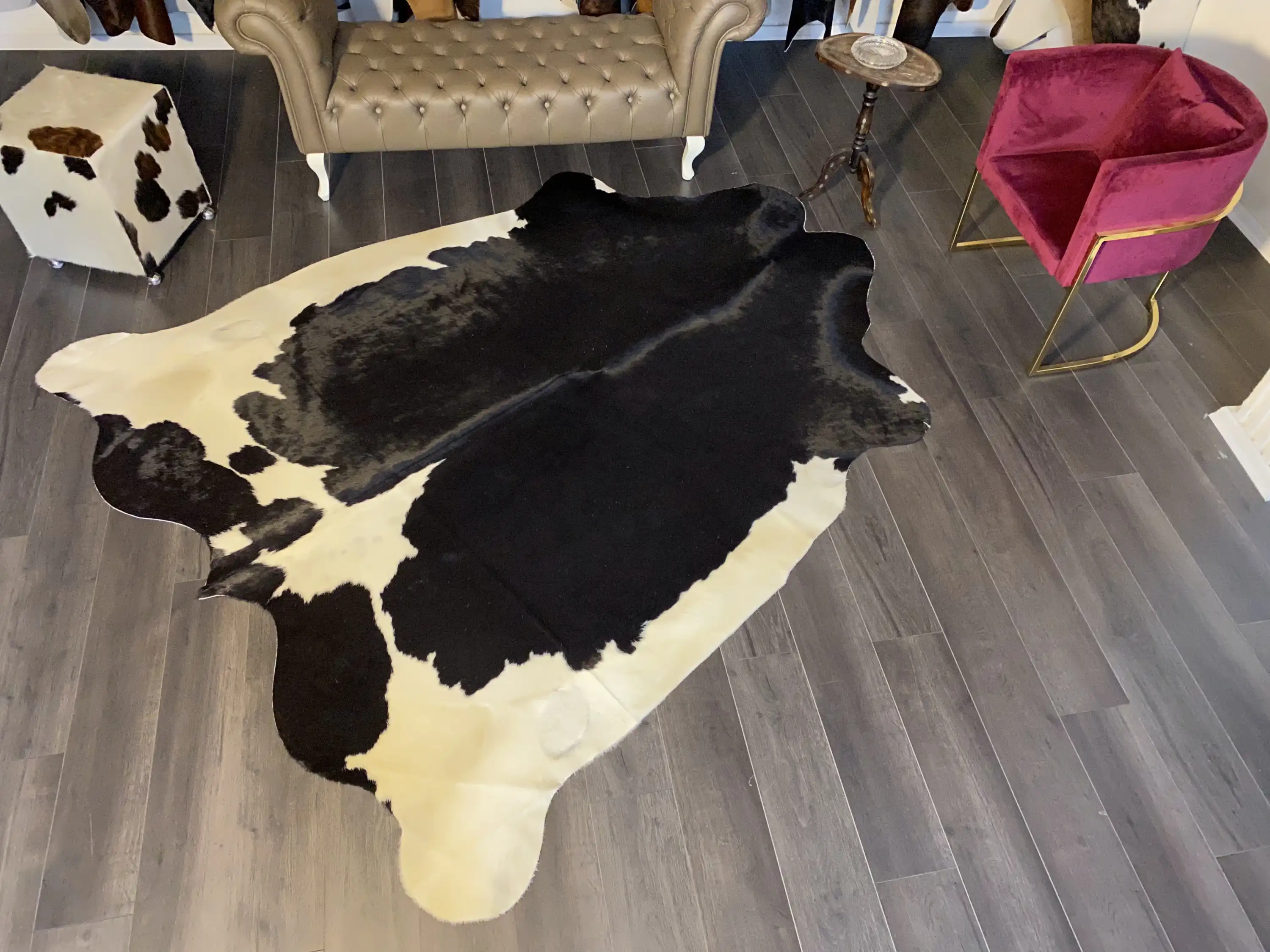 HAKİKİ DERİ DANA POSTU SİYAH - BEYAZ 220 x 255 - 0701000163