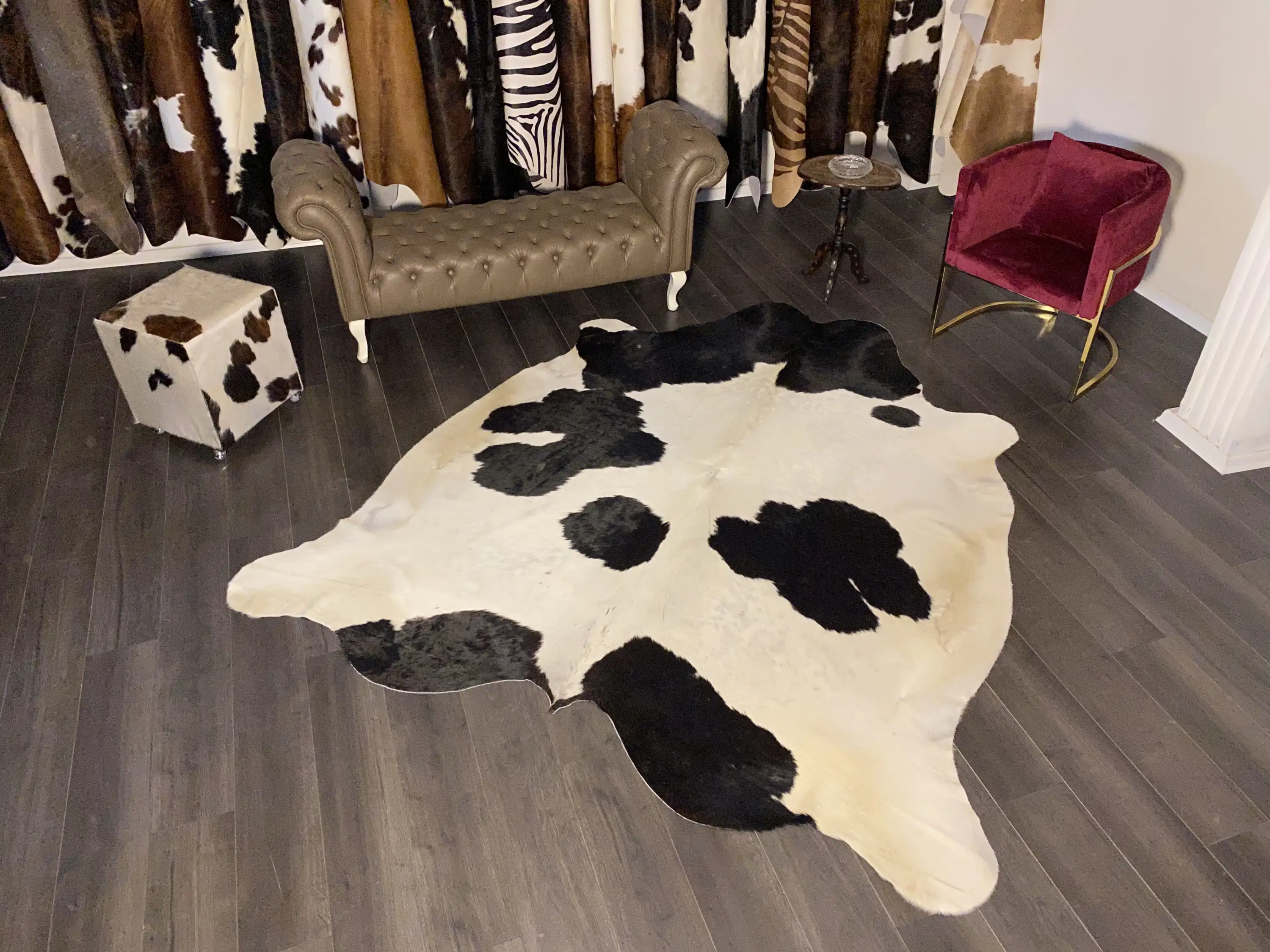 HAKİKİ DERİ DANA POSTU SİYAH - BEYAZ 225 x 255 - 0701000041